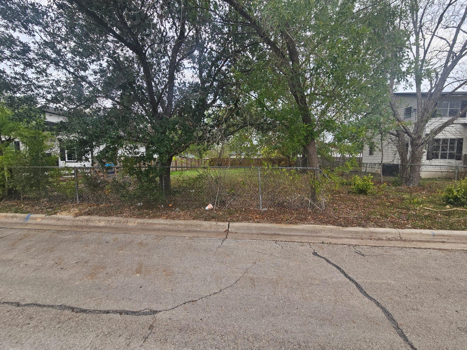 514 San Saba St Property Photo 1