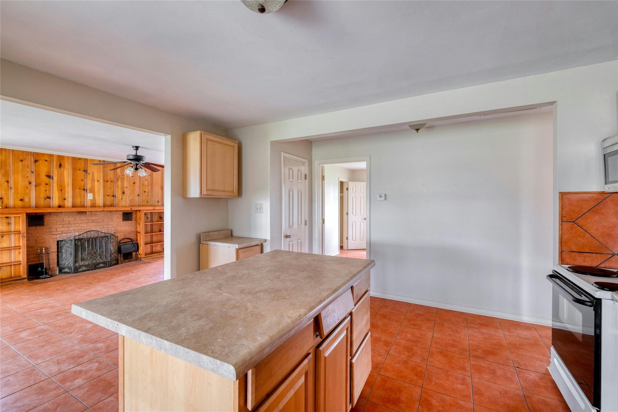 103 Robin Ln Property Photo 17