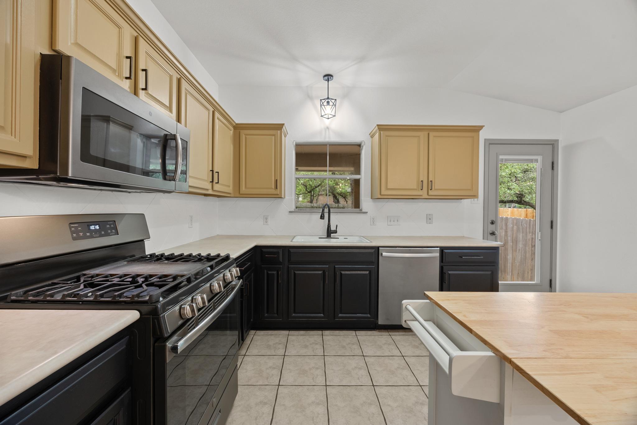 16505 Castletroy Dr Property Photo 10