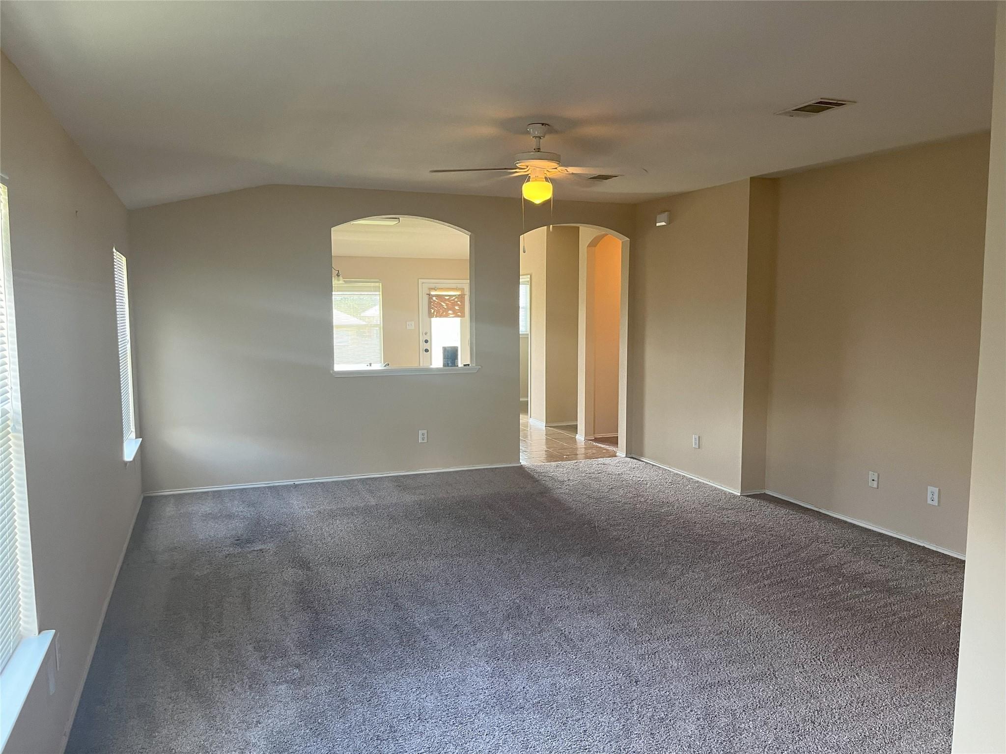 2276 Green Meadows Ln Property Photo 2