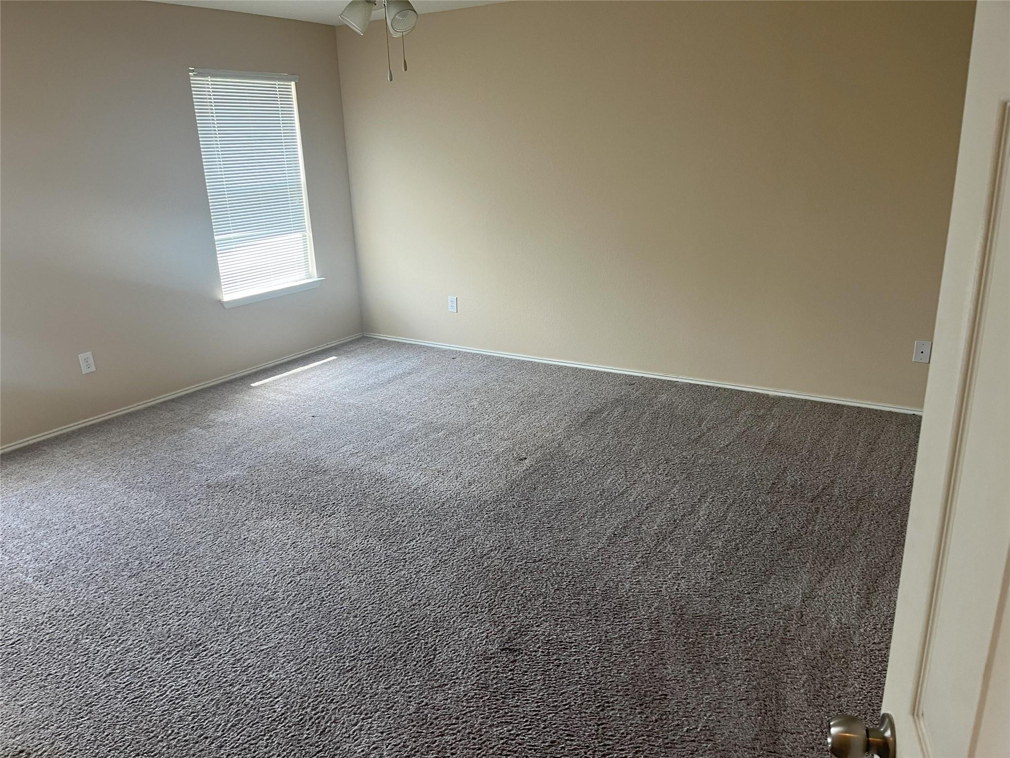 2276 Green Meadows Ln Property Photo 4