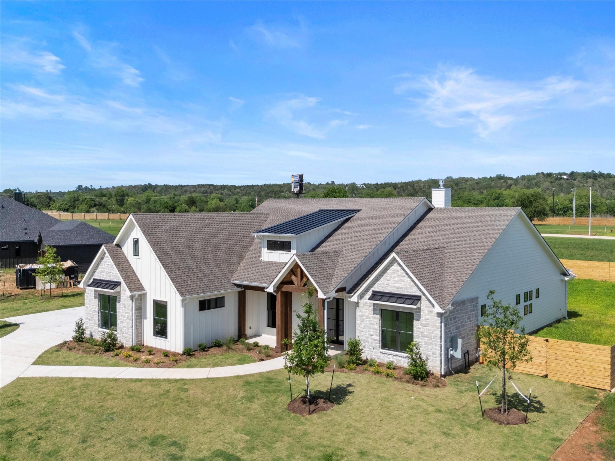 147 Hydrangea Dr Property Photo 2