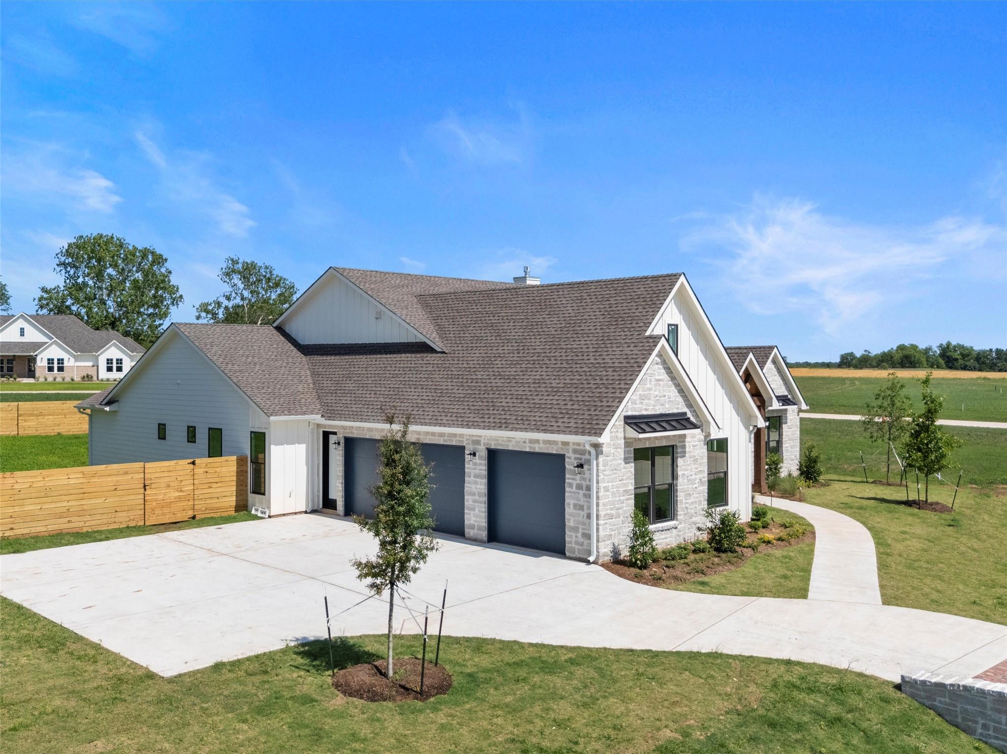 147 Hydrangea Dr Property Photo 3