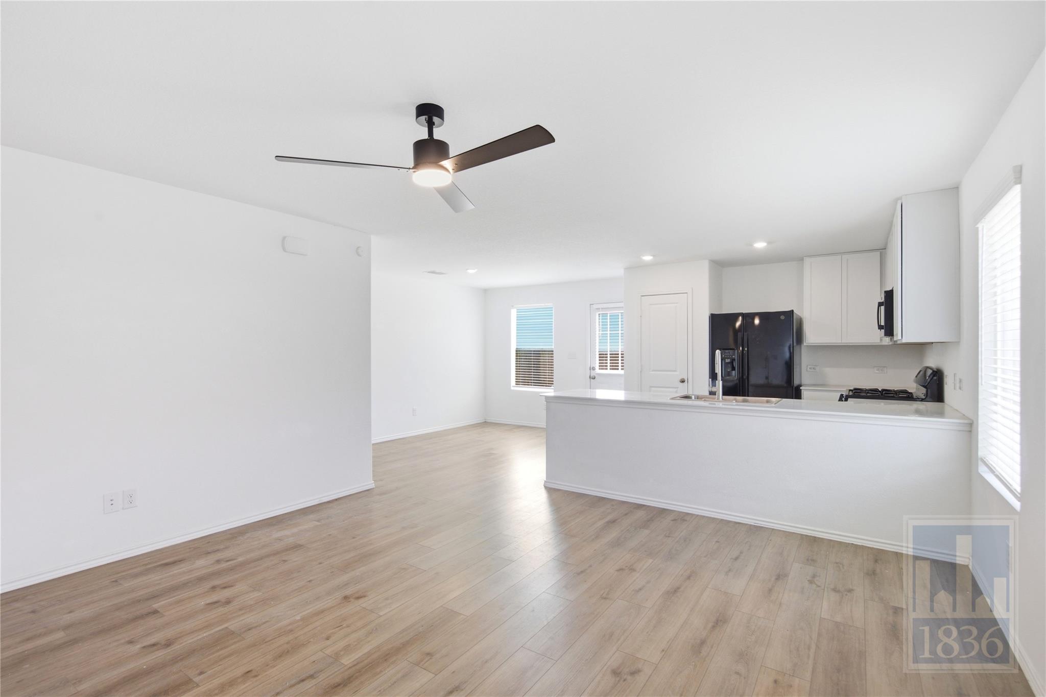 612 Clear Sky Dr Property Photo 4