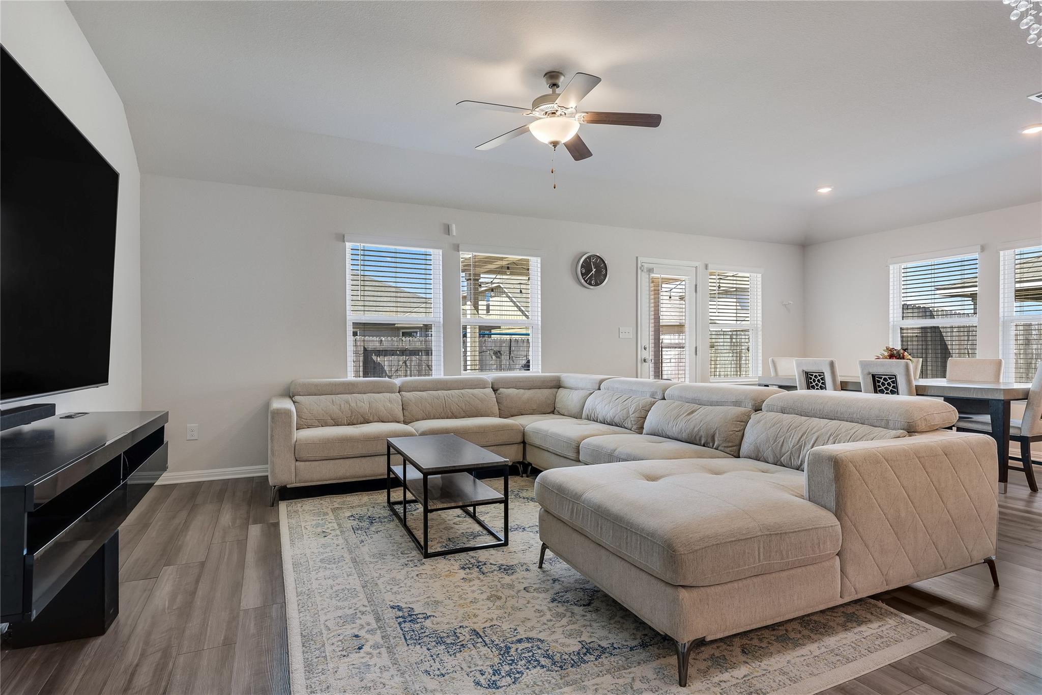 406 Grasslands Trl Property Photo 5