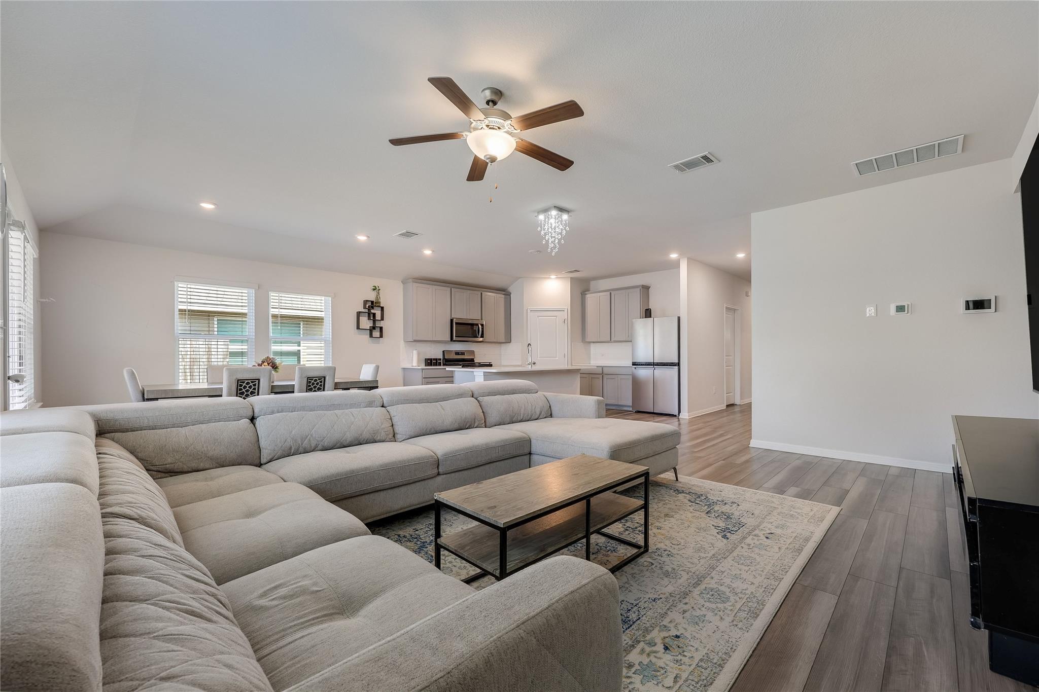 406 Grasslands Trl Property Photo 6