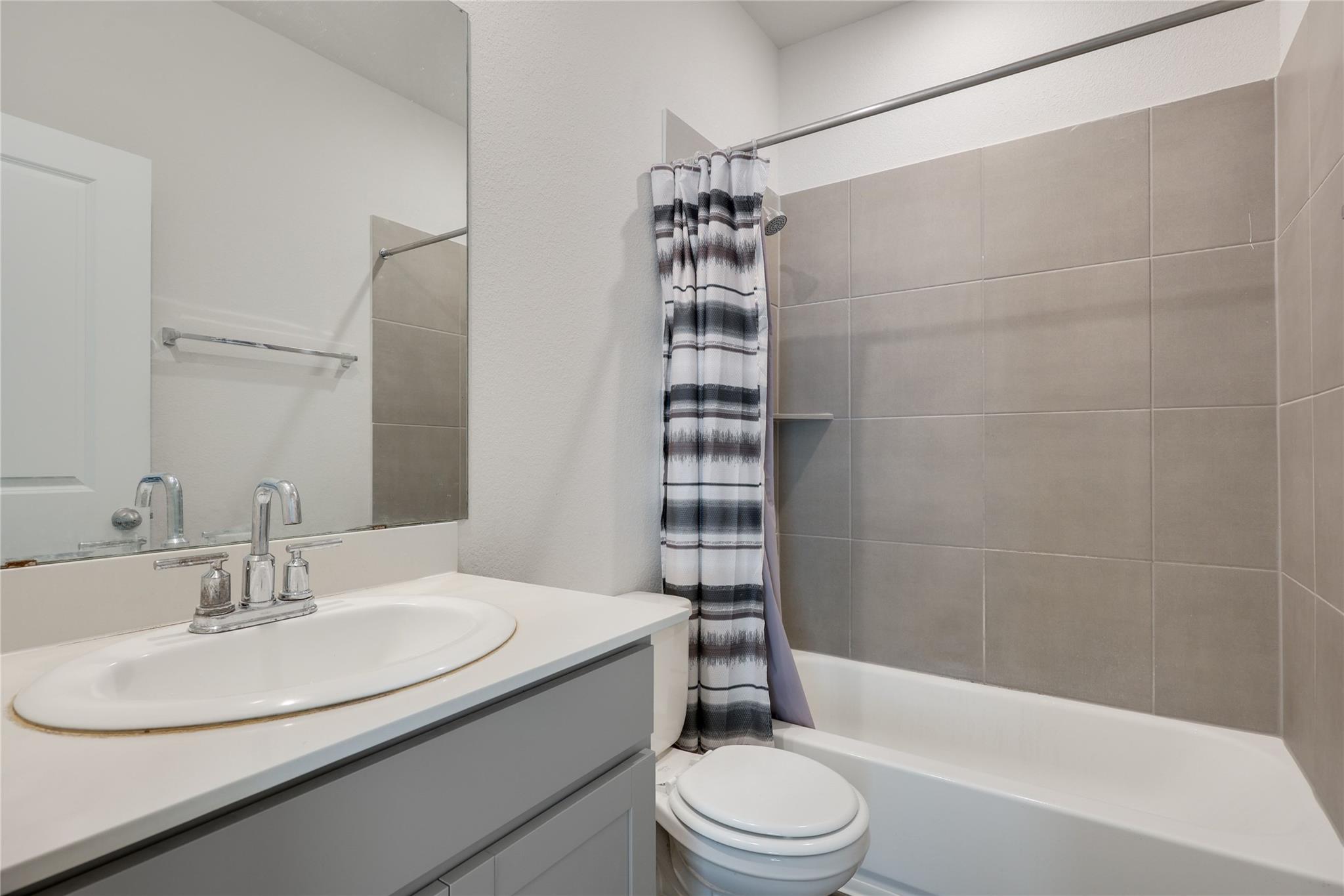 406 Grasslands Trl Property Photo 27
