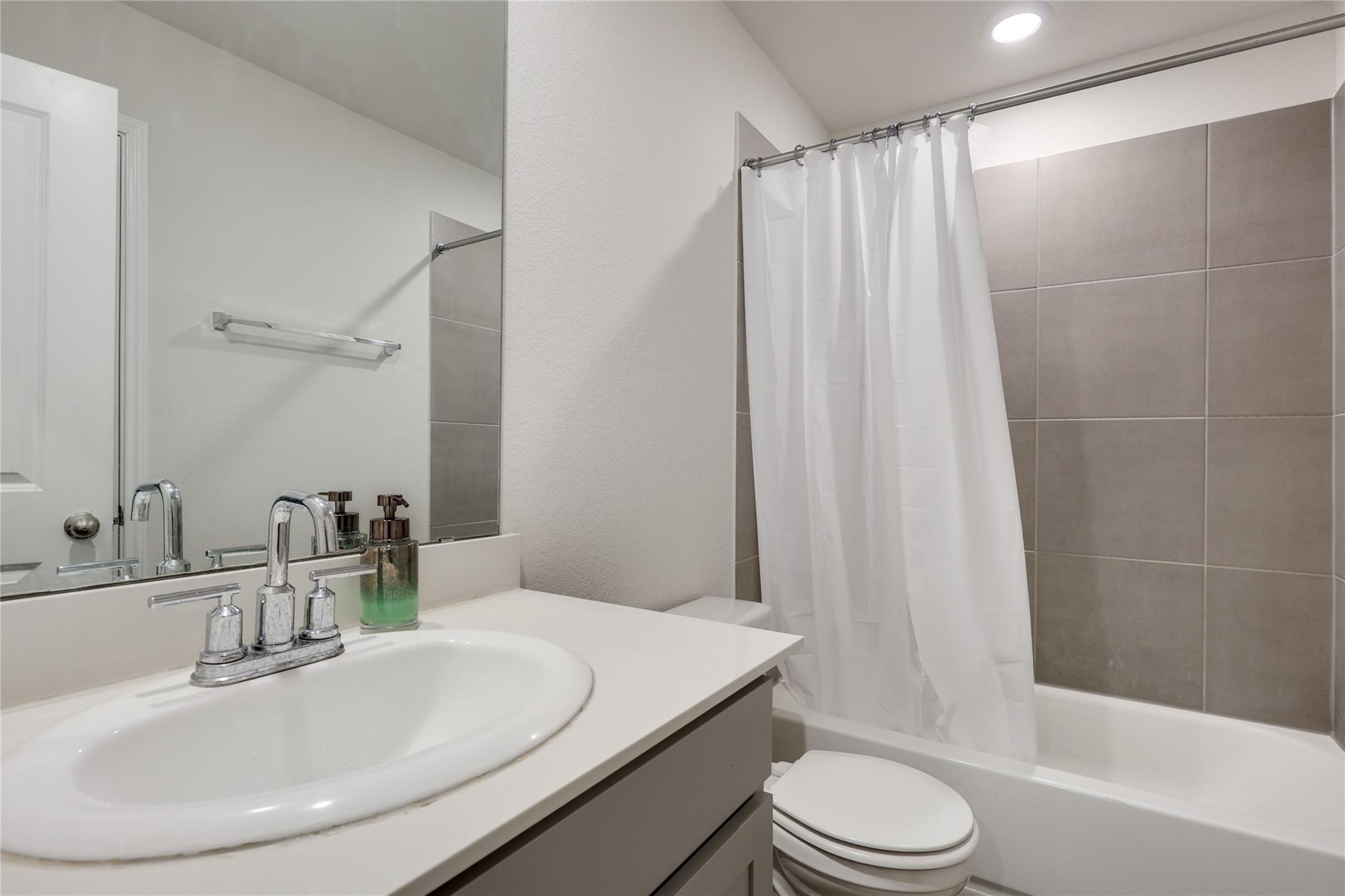 406 Grasslands Trl Property Photo 28