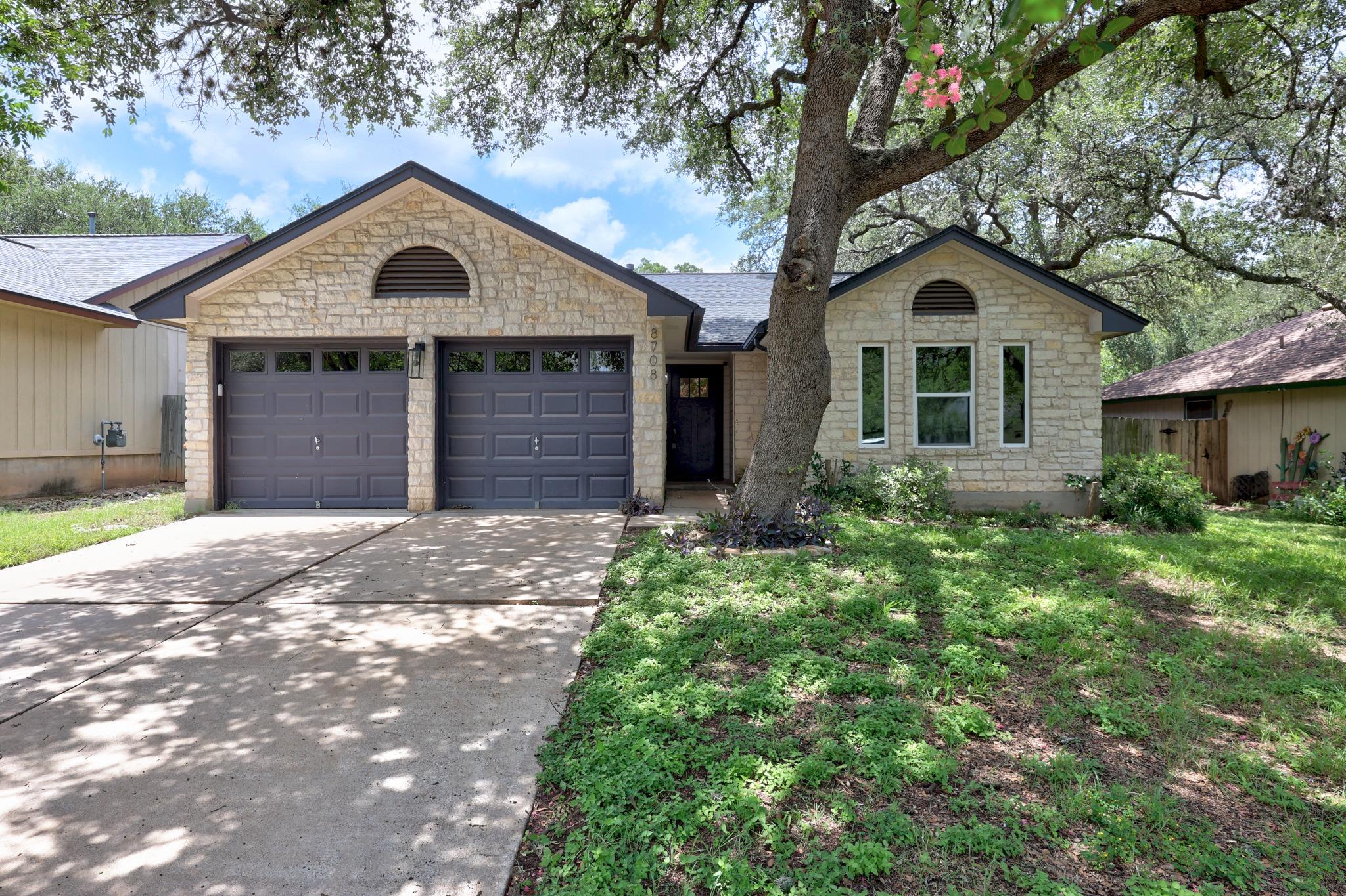 8708 Huebinger Pass Property Photo 1