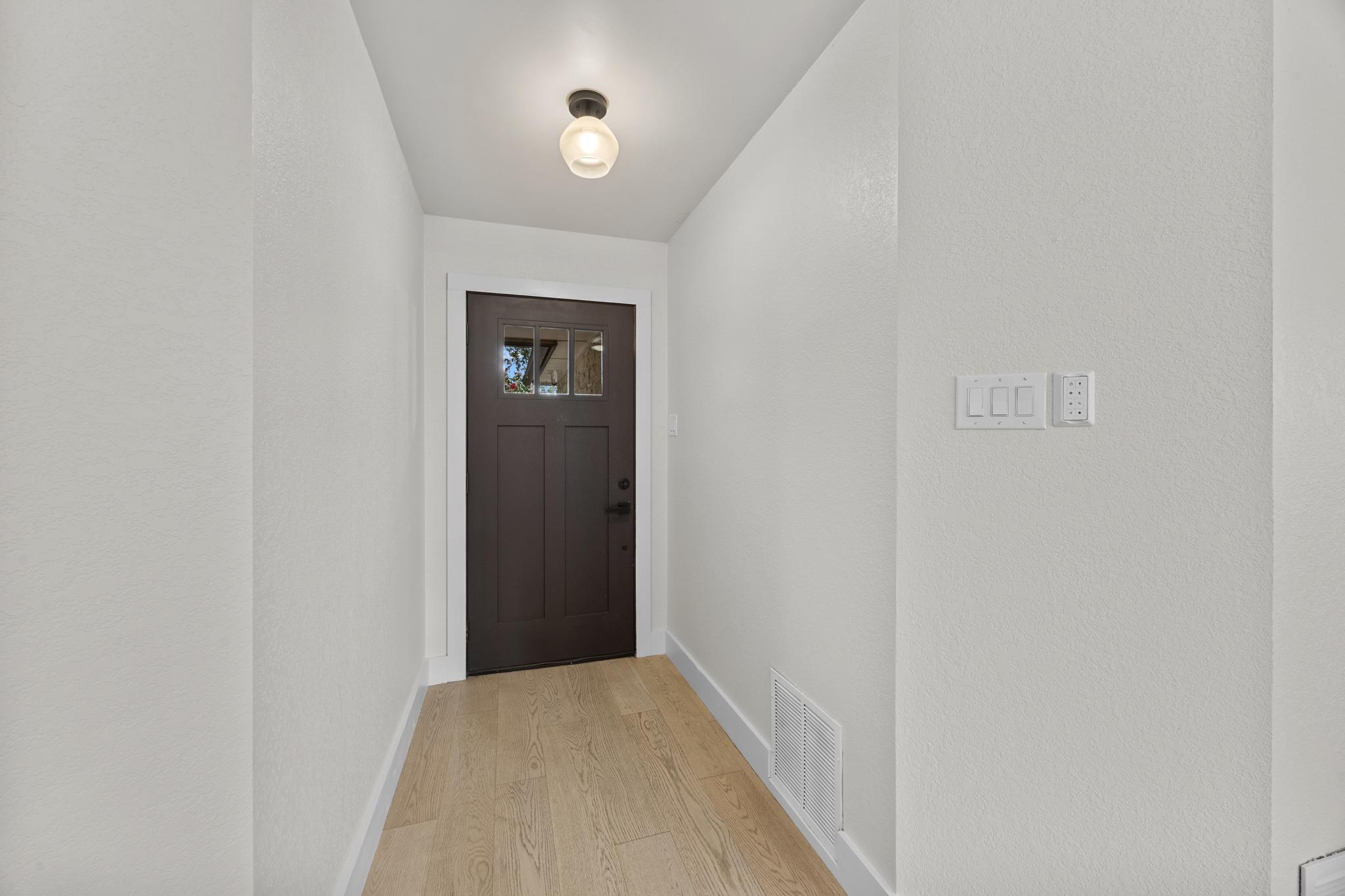 8708 Huebinger Pass Property Photo 4