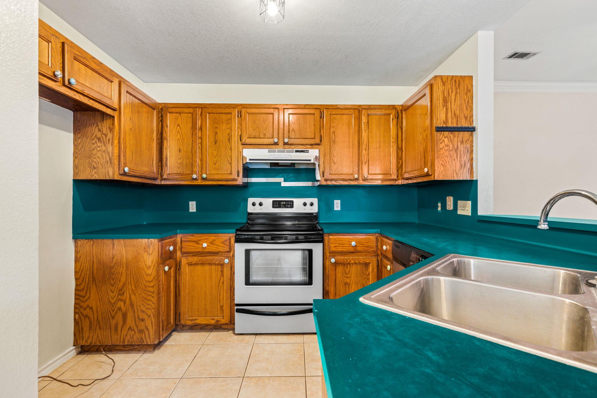 1502 Oak Knoll Ln Property Photo 8