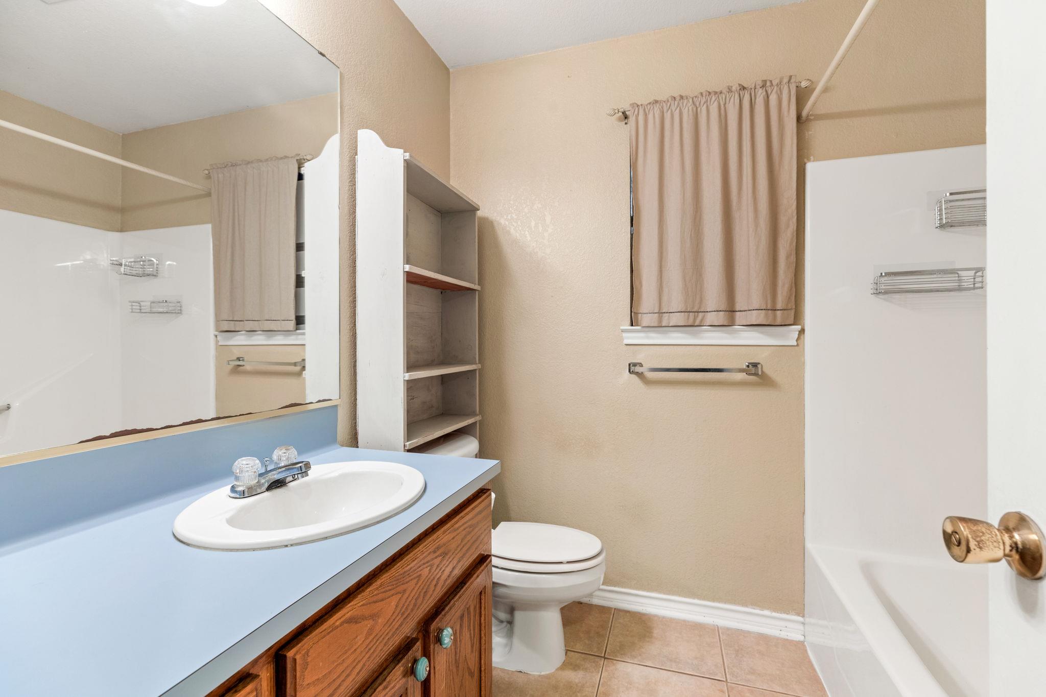 1502 Oak Knoll Ln Property Photo 13