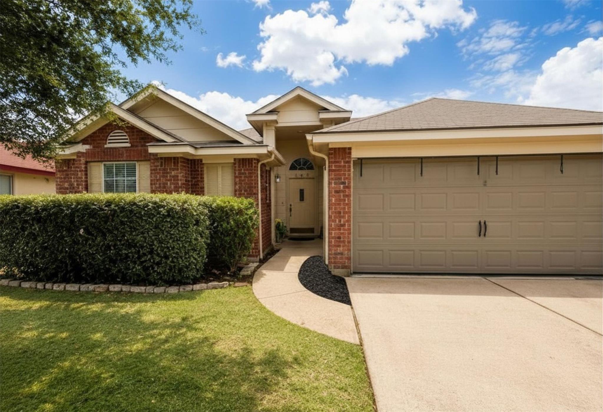 105 Quartz Dr Property Photo 1