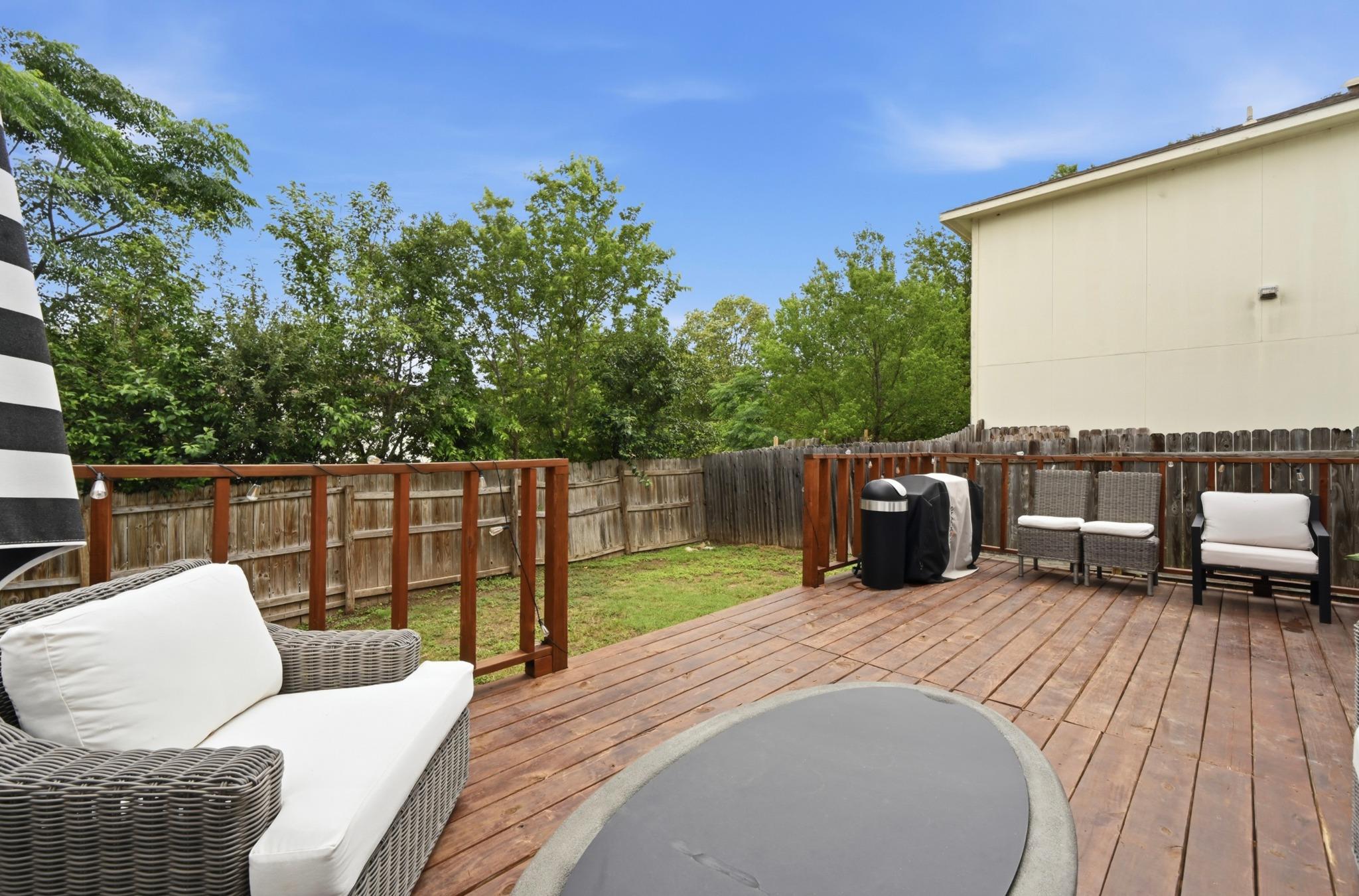 1414 Strickland Dr Property Photo 23