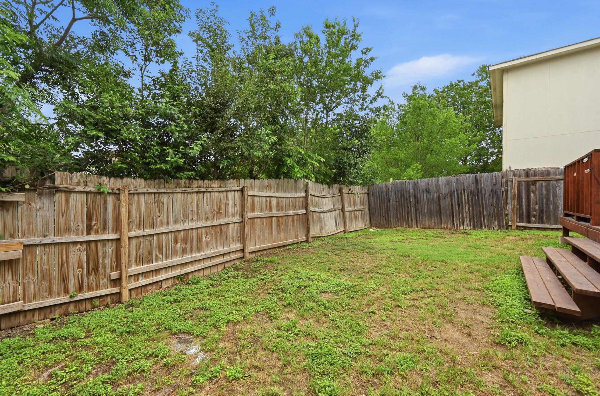 1414 Strickland Dr Property Photo 24