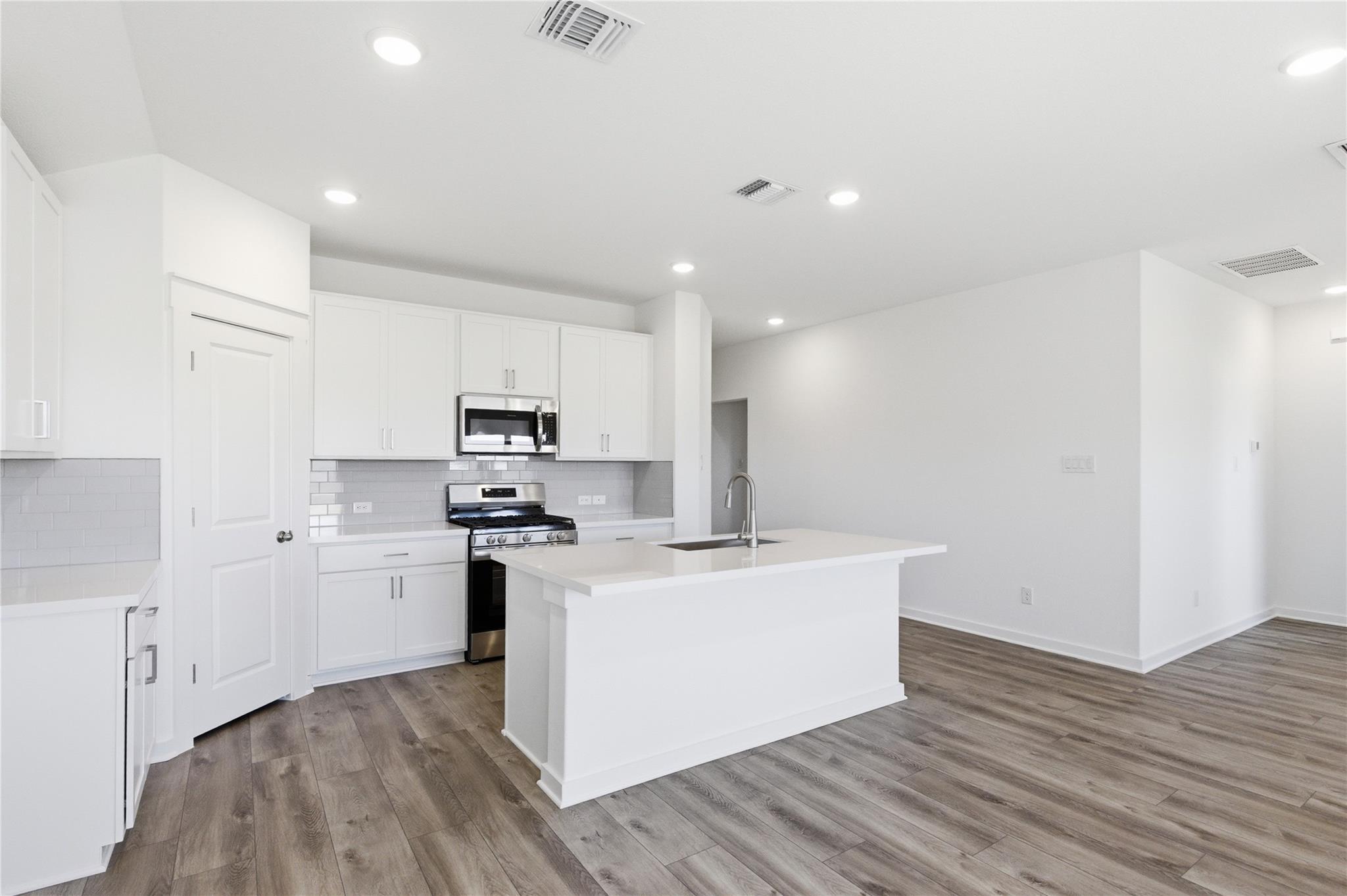 191 Oriole St Property Photo 10
