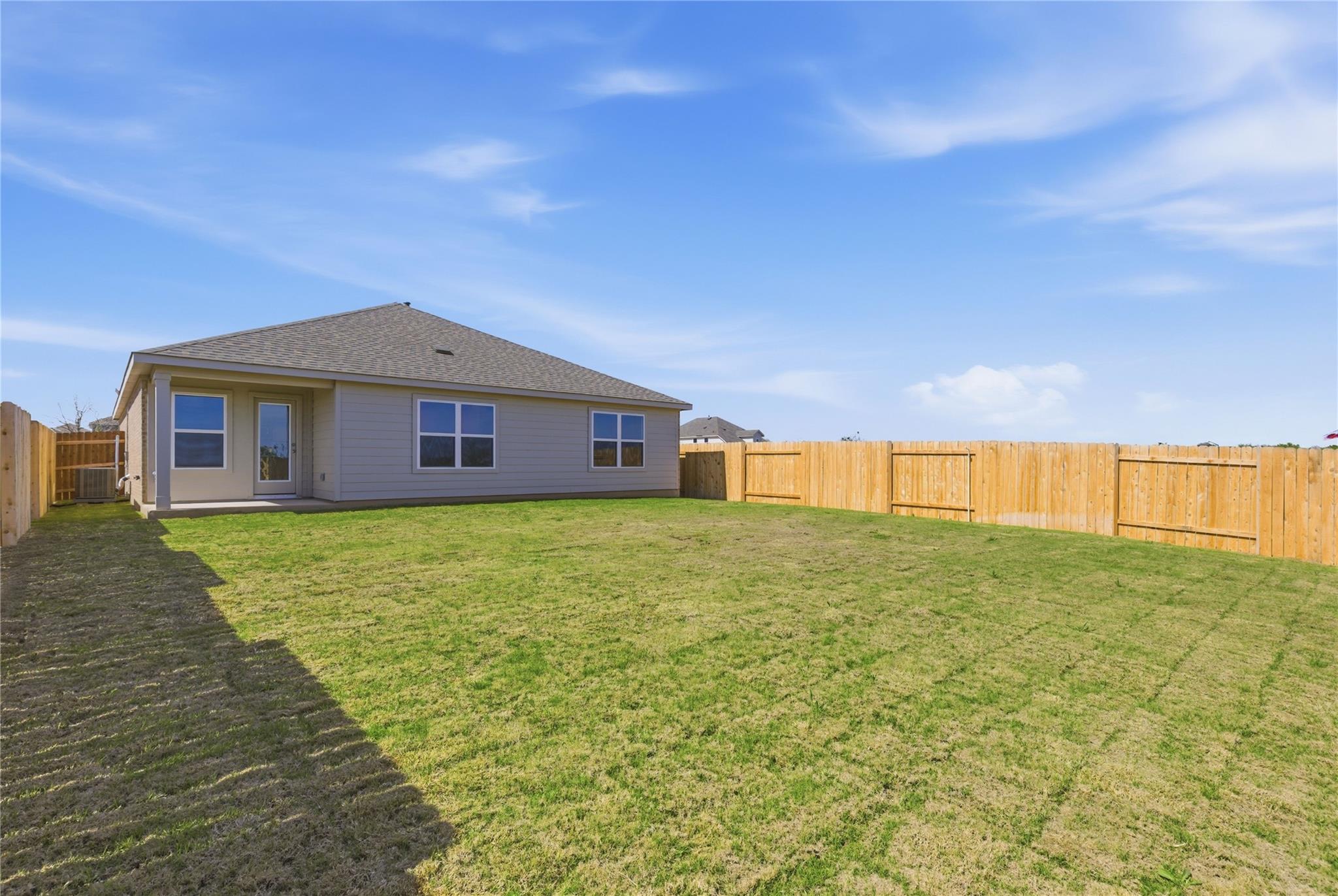 191 Oriole St Property Photo 21