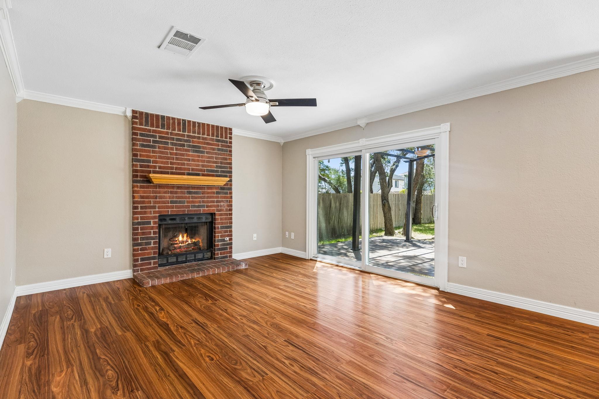 1306 Shady Grove Path Property Photo 5