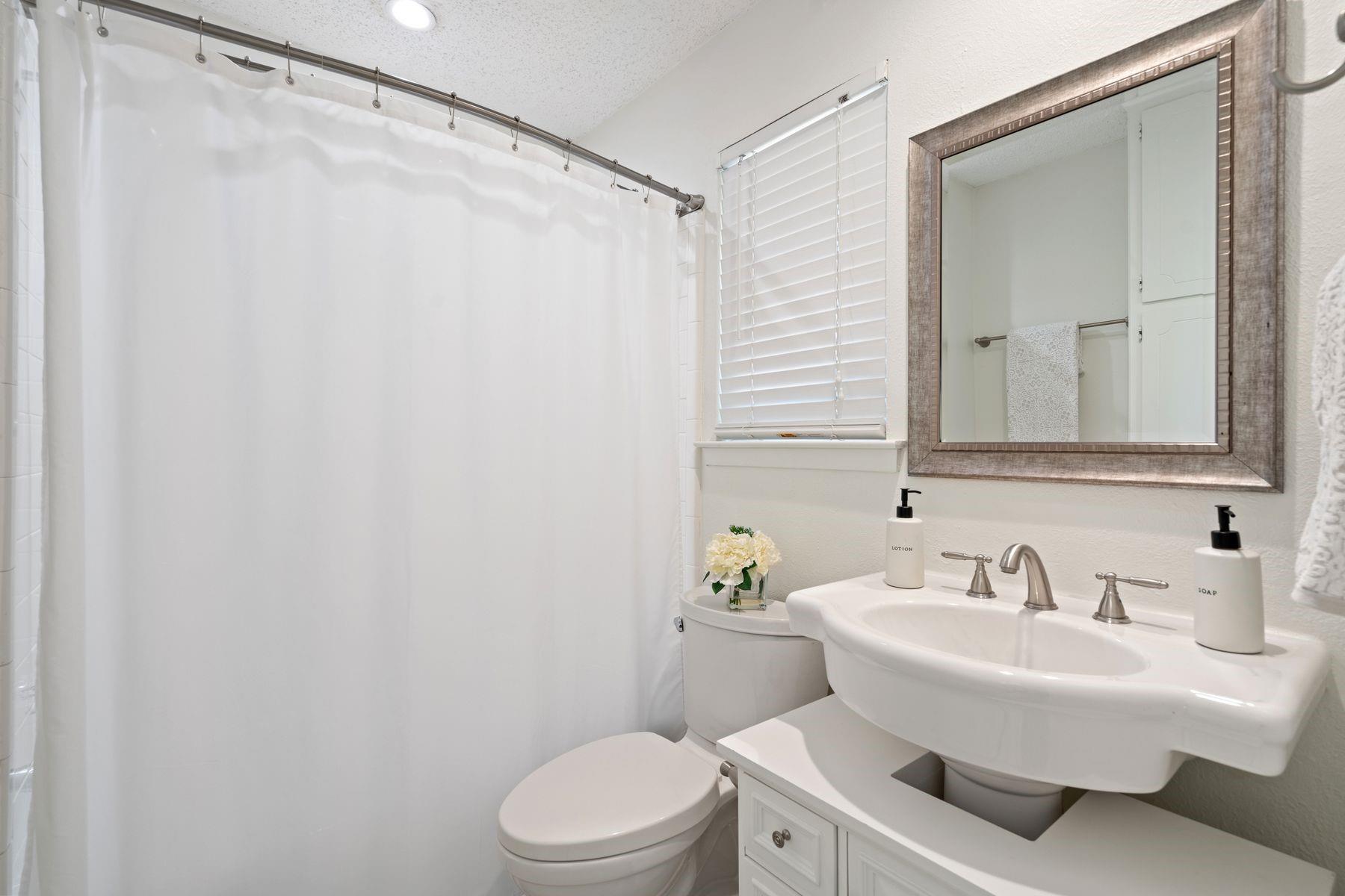 11704 Broad Oaks Dr Property Photo 18