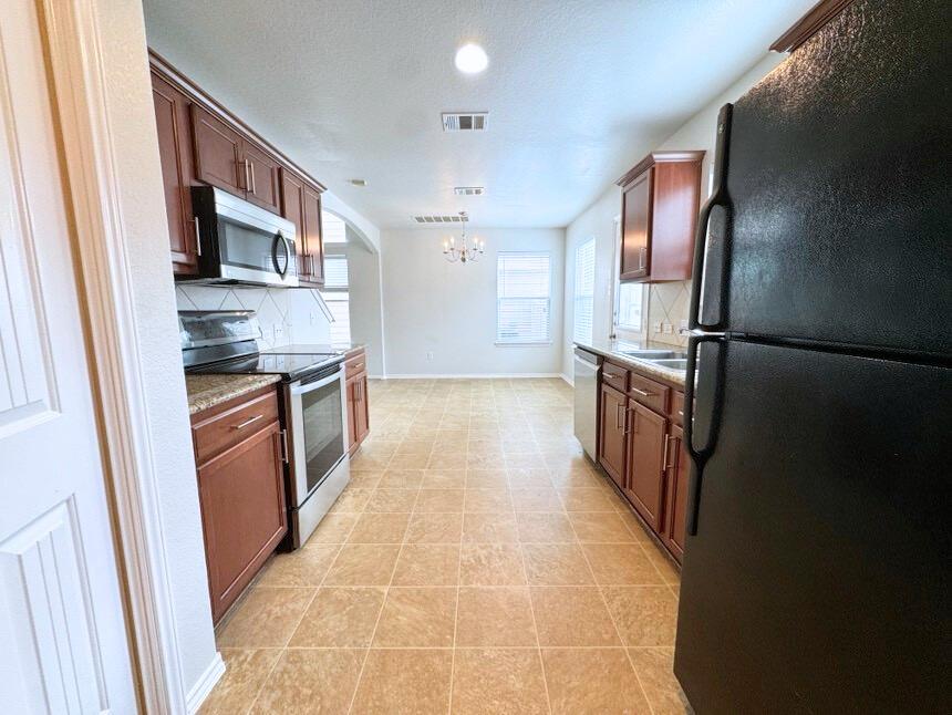 716 Alamo Plaza Dr Property Photo 3