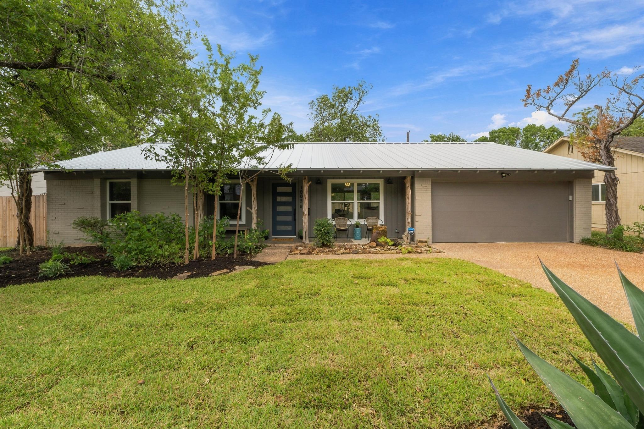 1805 Redlands St Property Photo 1