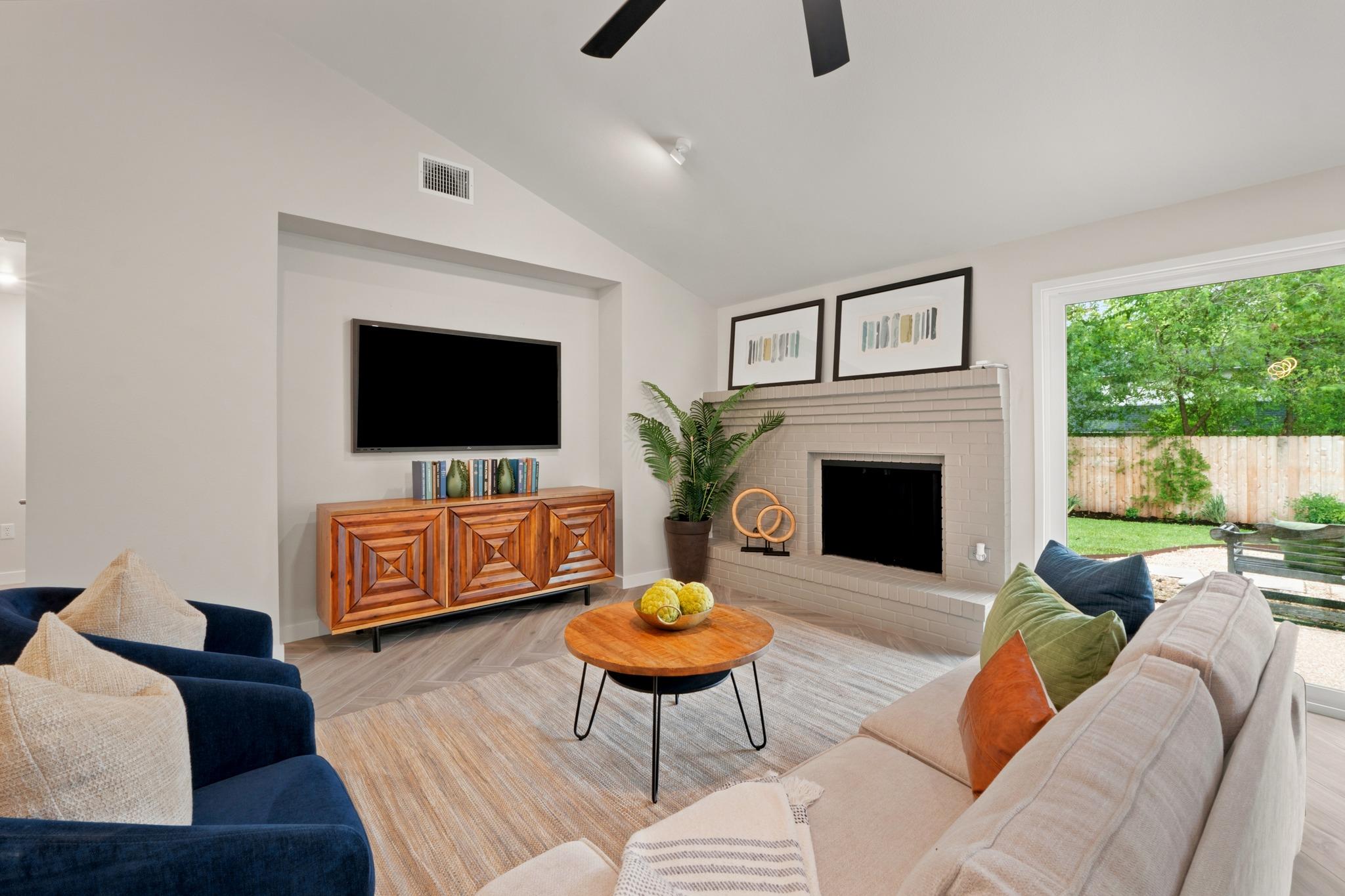 1805 Redlands St Property Photo 10