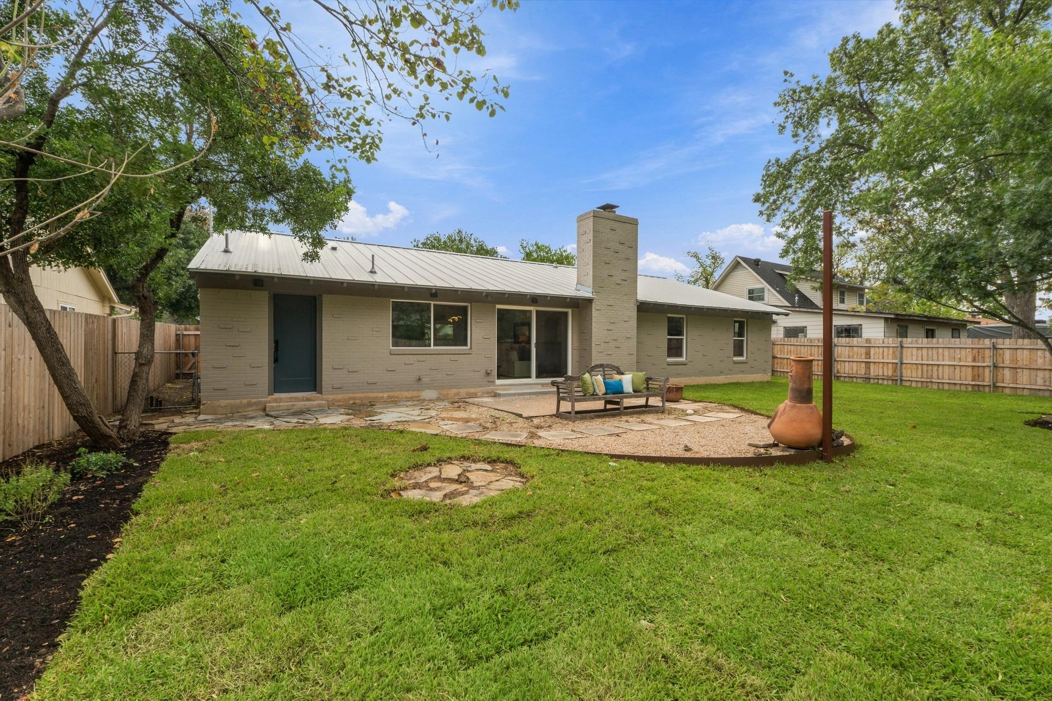 1805 Redlands St Property Photo 37