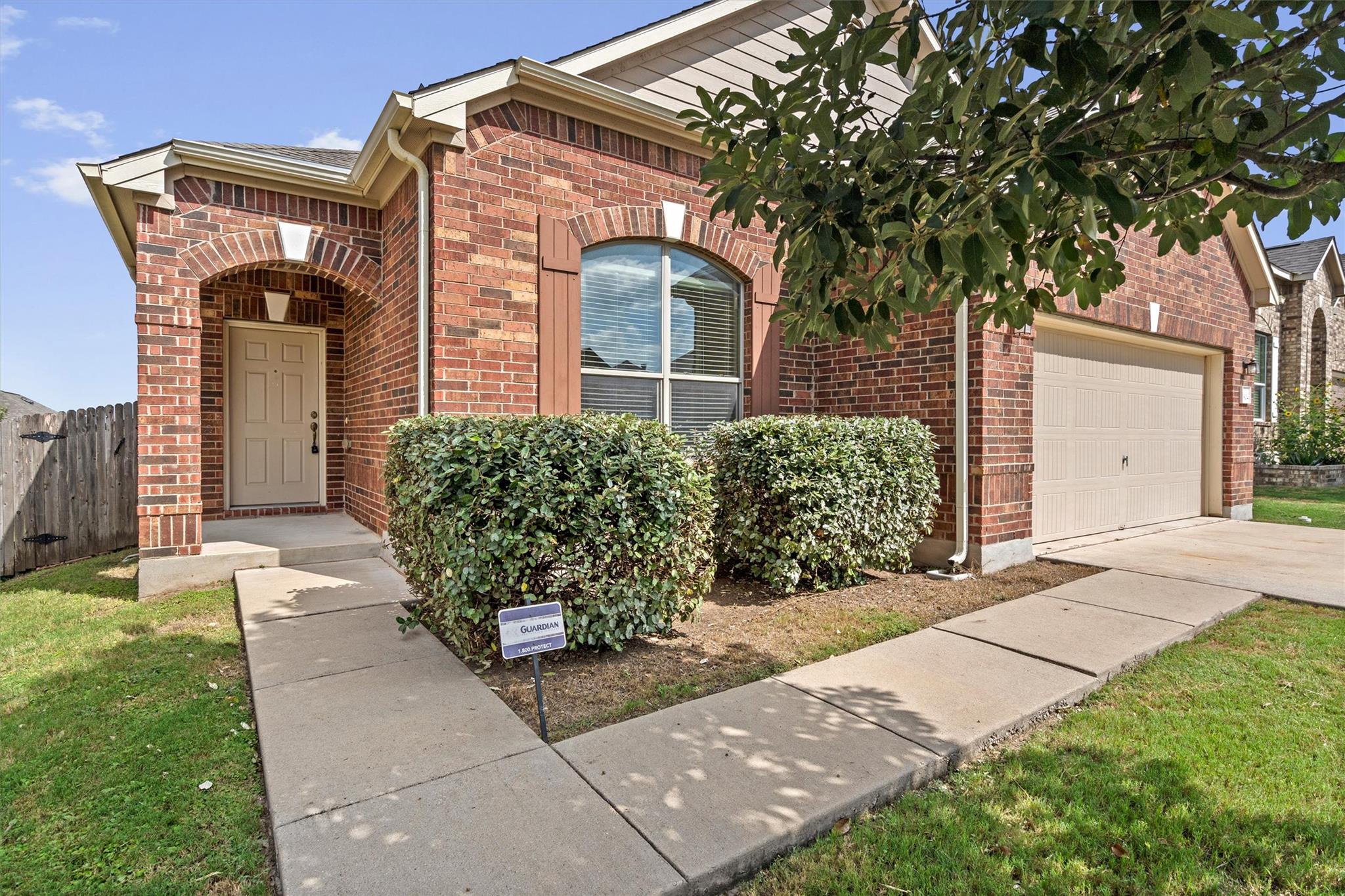 7604 Knockfin Dr Property Photo 3