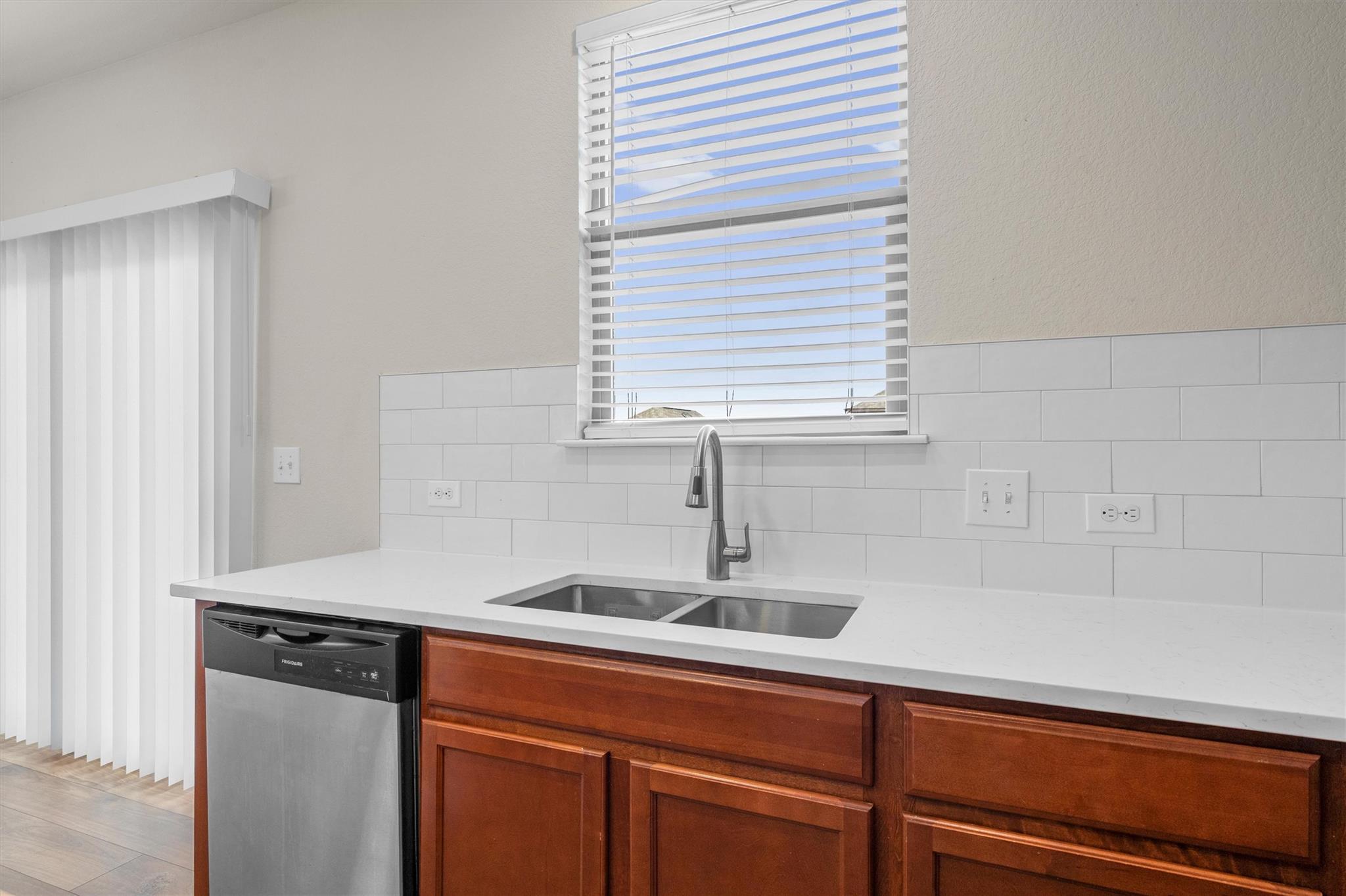 7604 Knockfin Dr Property Photo 13
