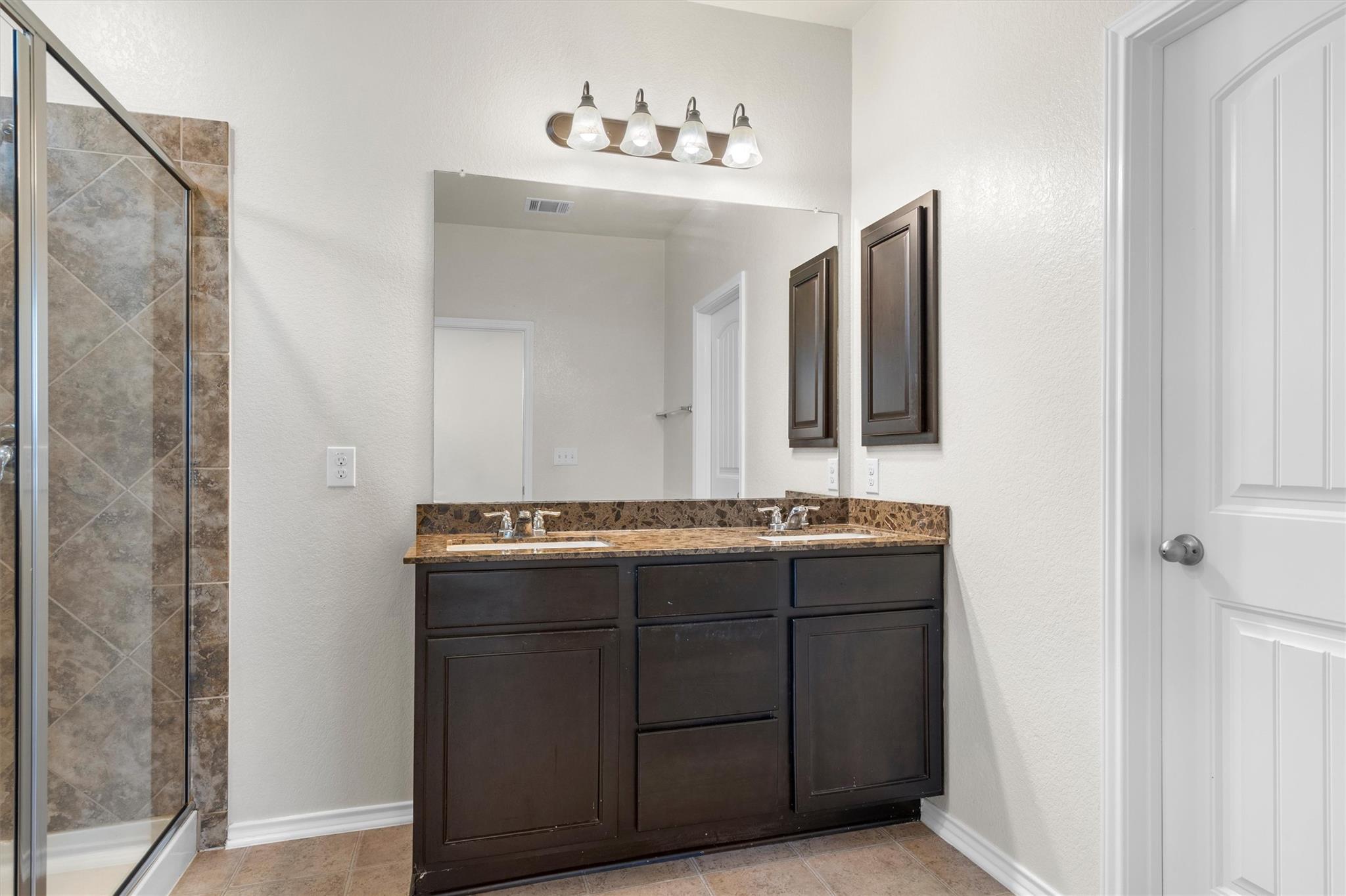 7604 Knockfin Dr Property Photo 17