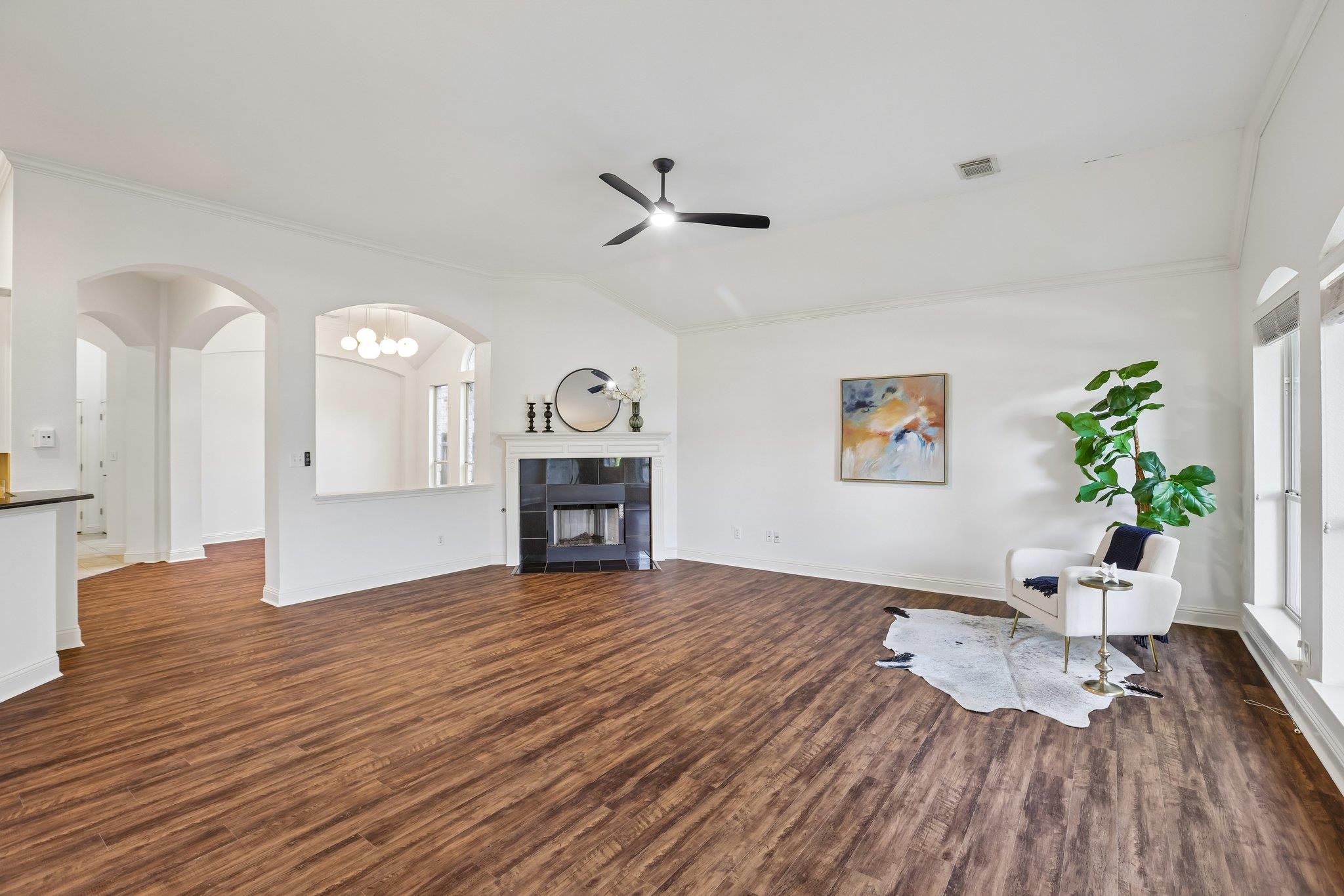1017 Horseback Holw Property Photo 1