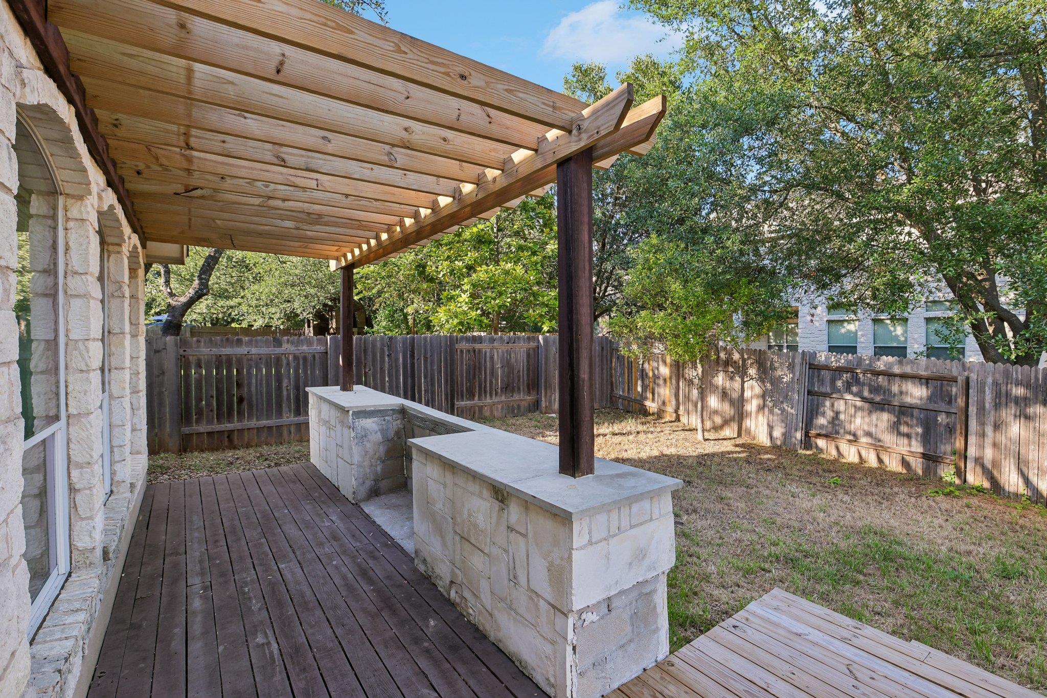 1017 Horseback Holw Property Photo 24