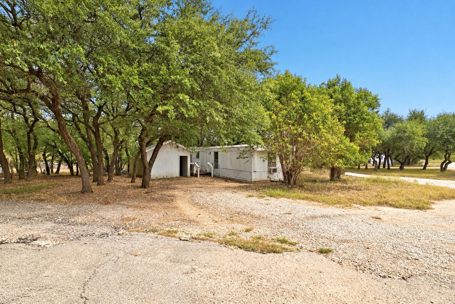 601 Len Bar Ct Property Photo 1