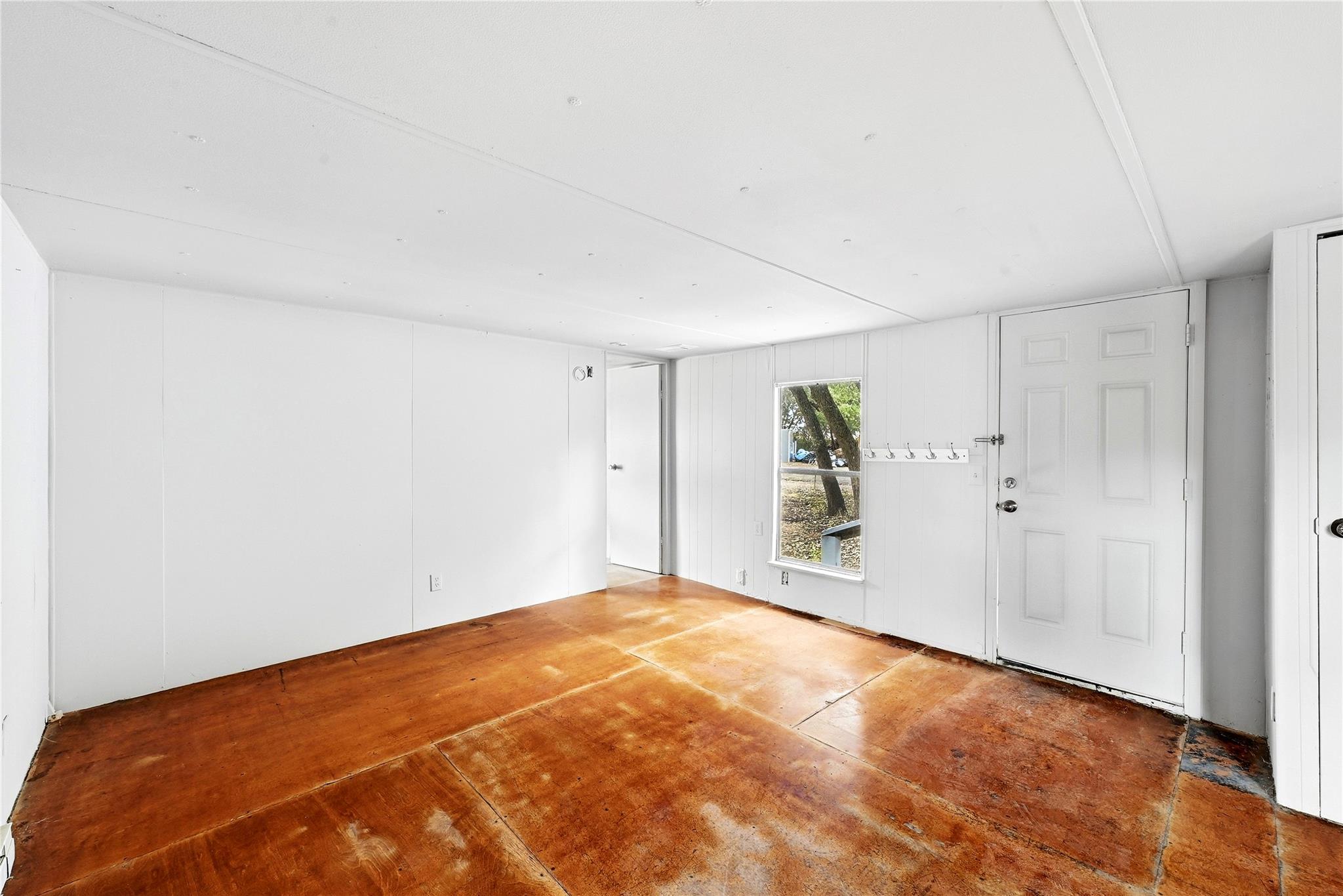 601 Len Bar Ct Property Photo 4