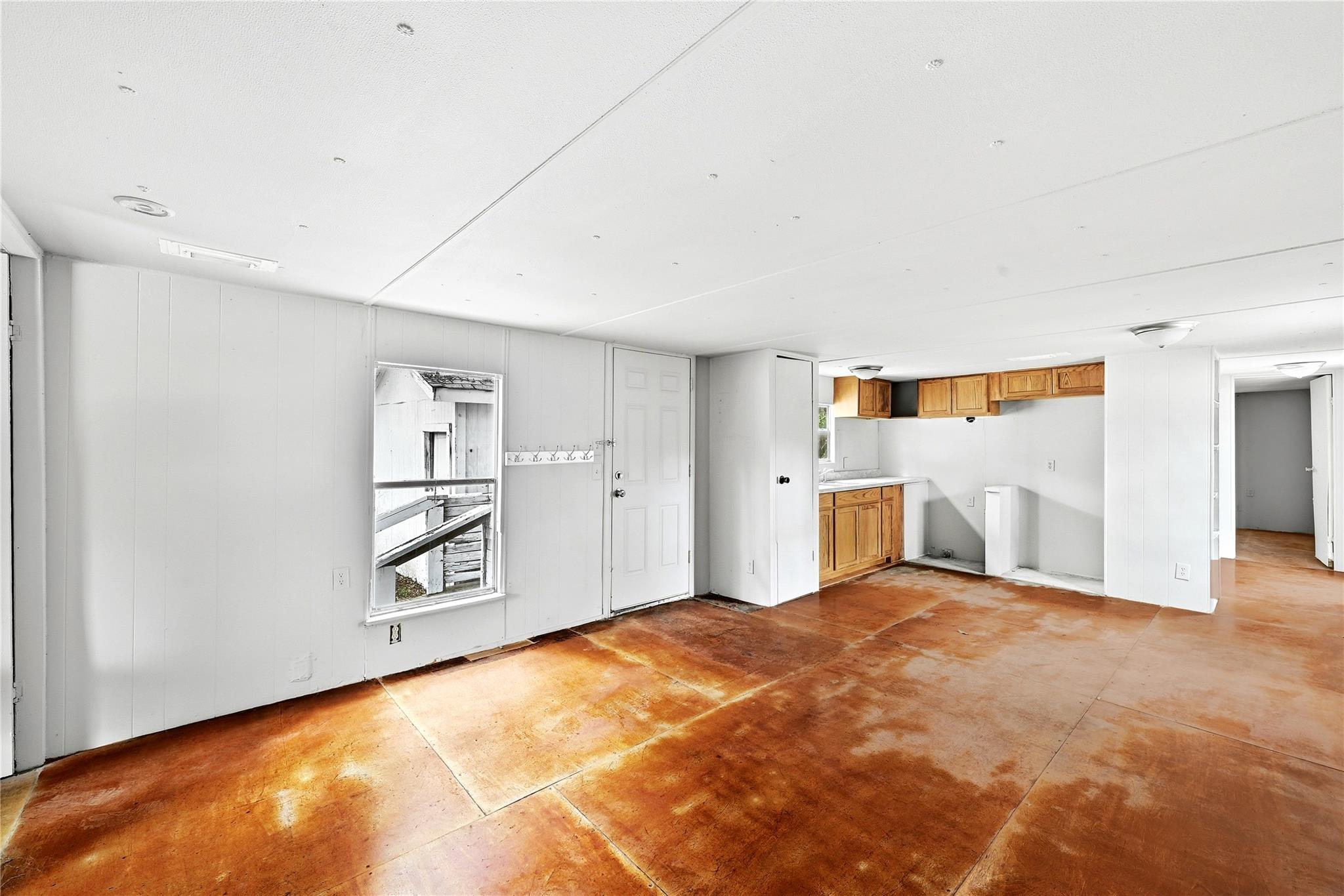 601 Len Bar Ct Property Photo 5