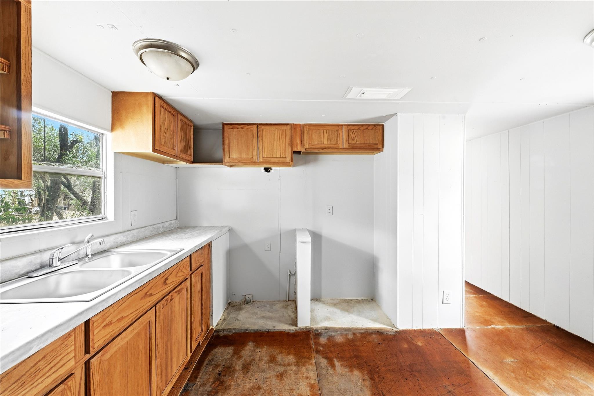 601 Len Bar Ct Property Photo 11