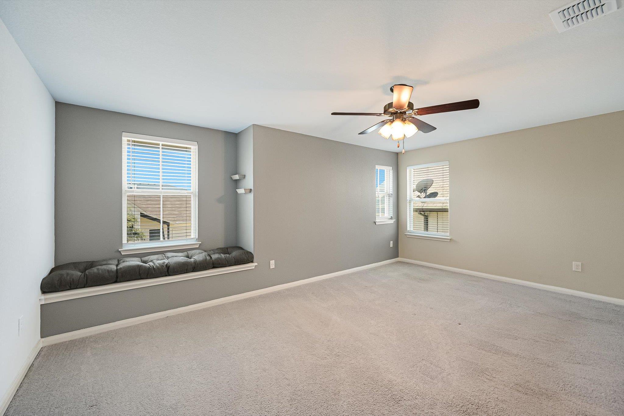 1300 Falconer Way Property Photo 11
