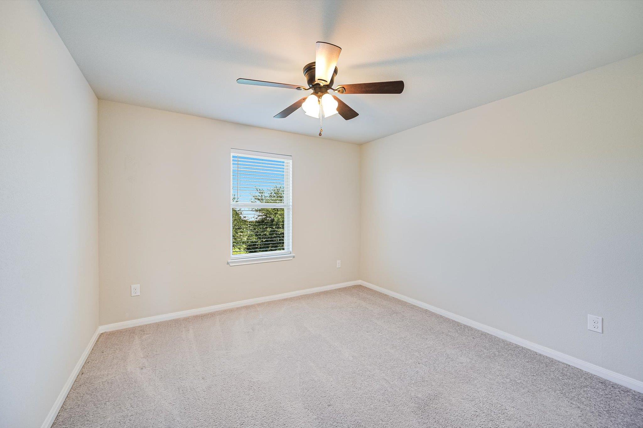 1300 Falconer Way Property Photo 15