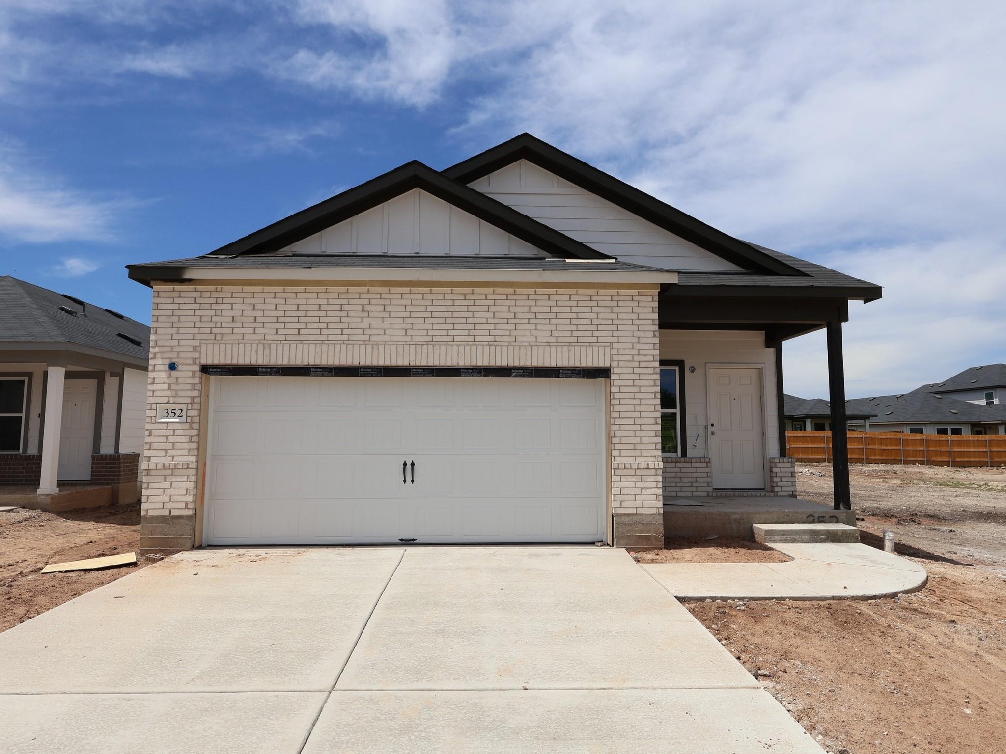 352 Old Stagecoach RD Property Photo 1