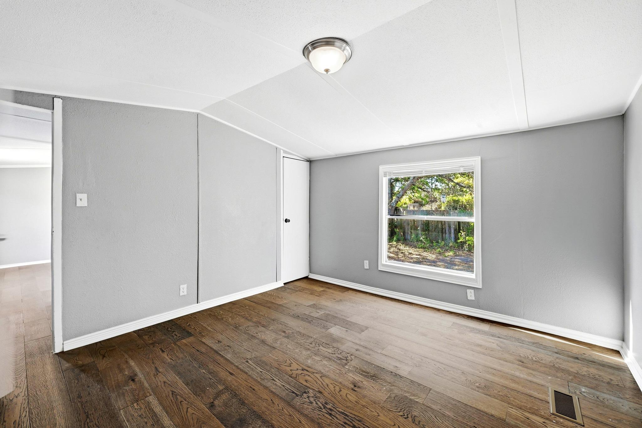 212 Greenfield Rd Property Photo 12