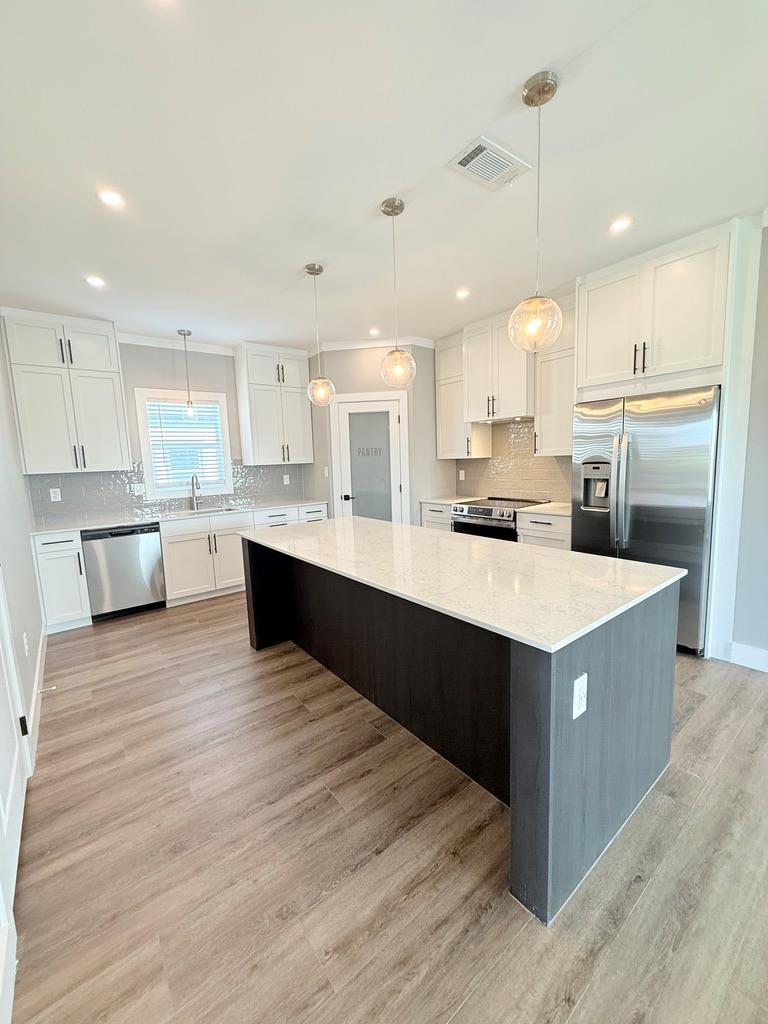 2031 Applewood Dr Property Photo 8