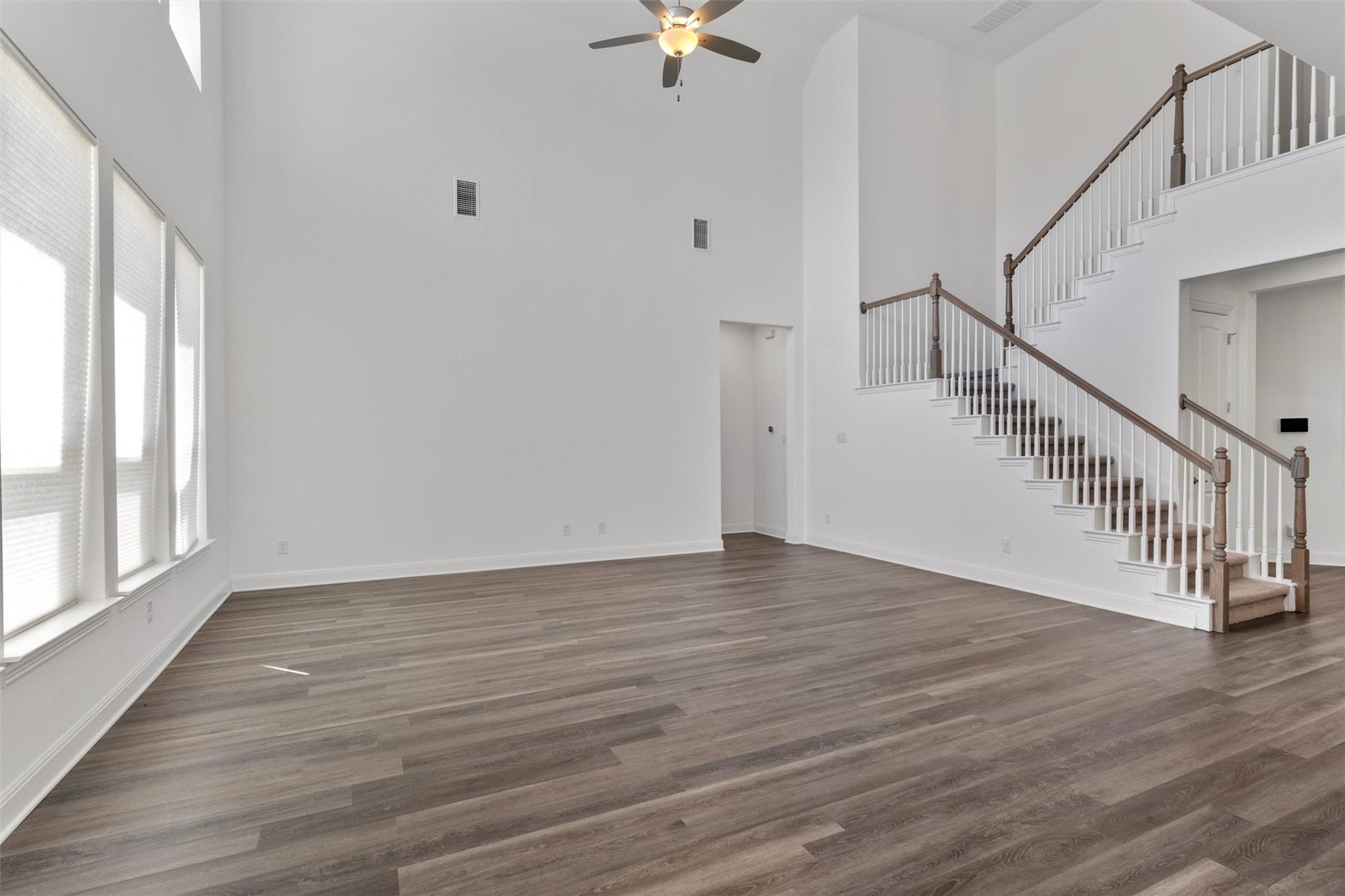 724 Landing Ln Property Photo 11