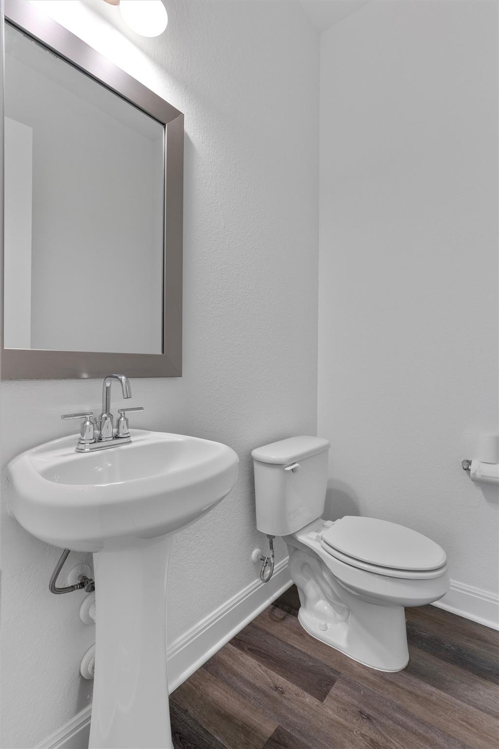 724 Landing Ln Property Photo 25