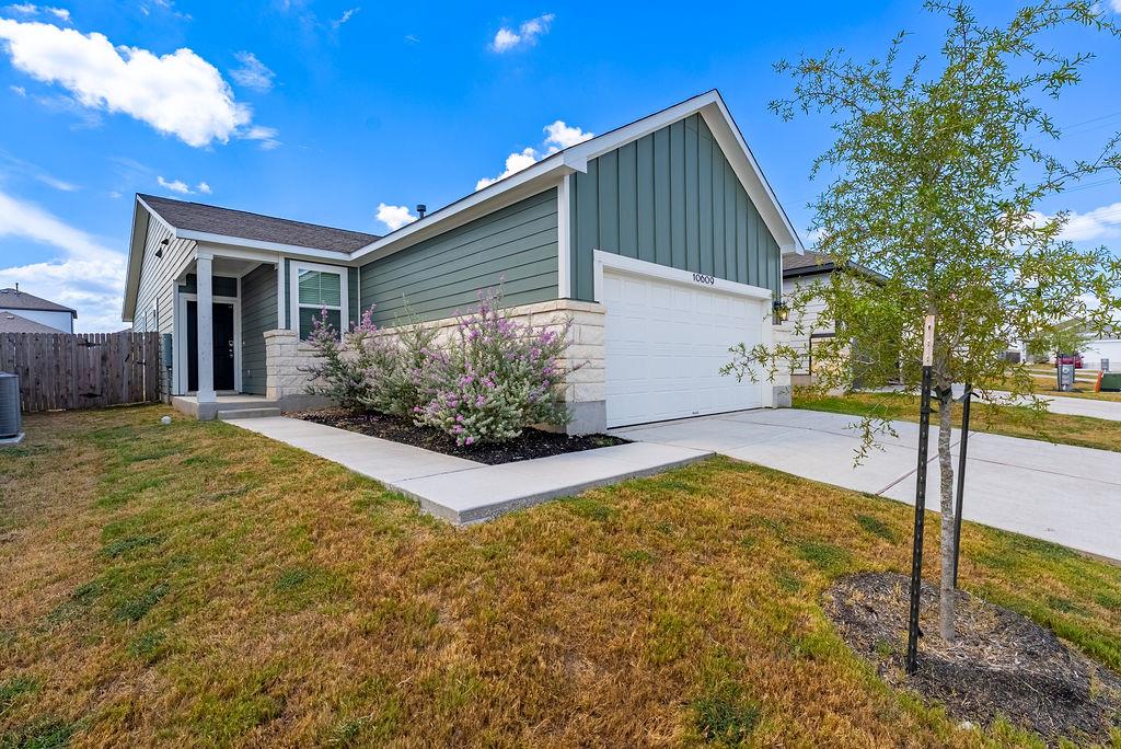 10609 Best Bet Way Property Photo 2