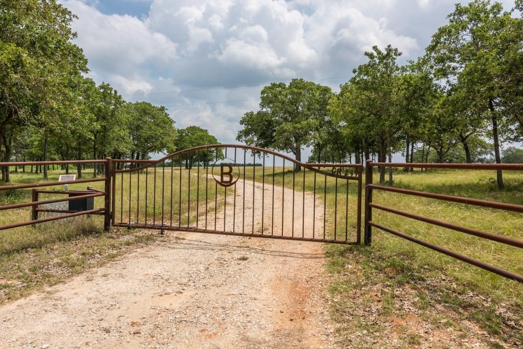 2464 County Road 249 Property Photo 4