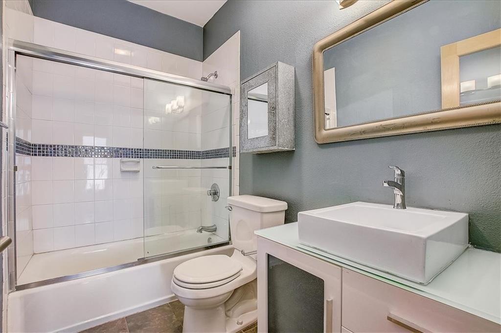 1307 Kinney Ave 162 Property Photo 20
