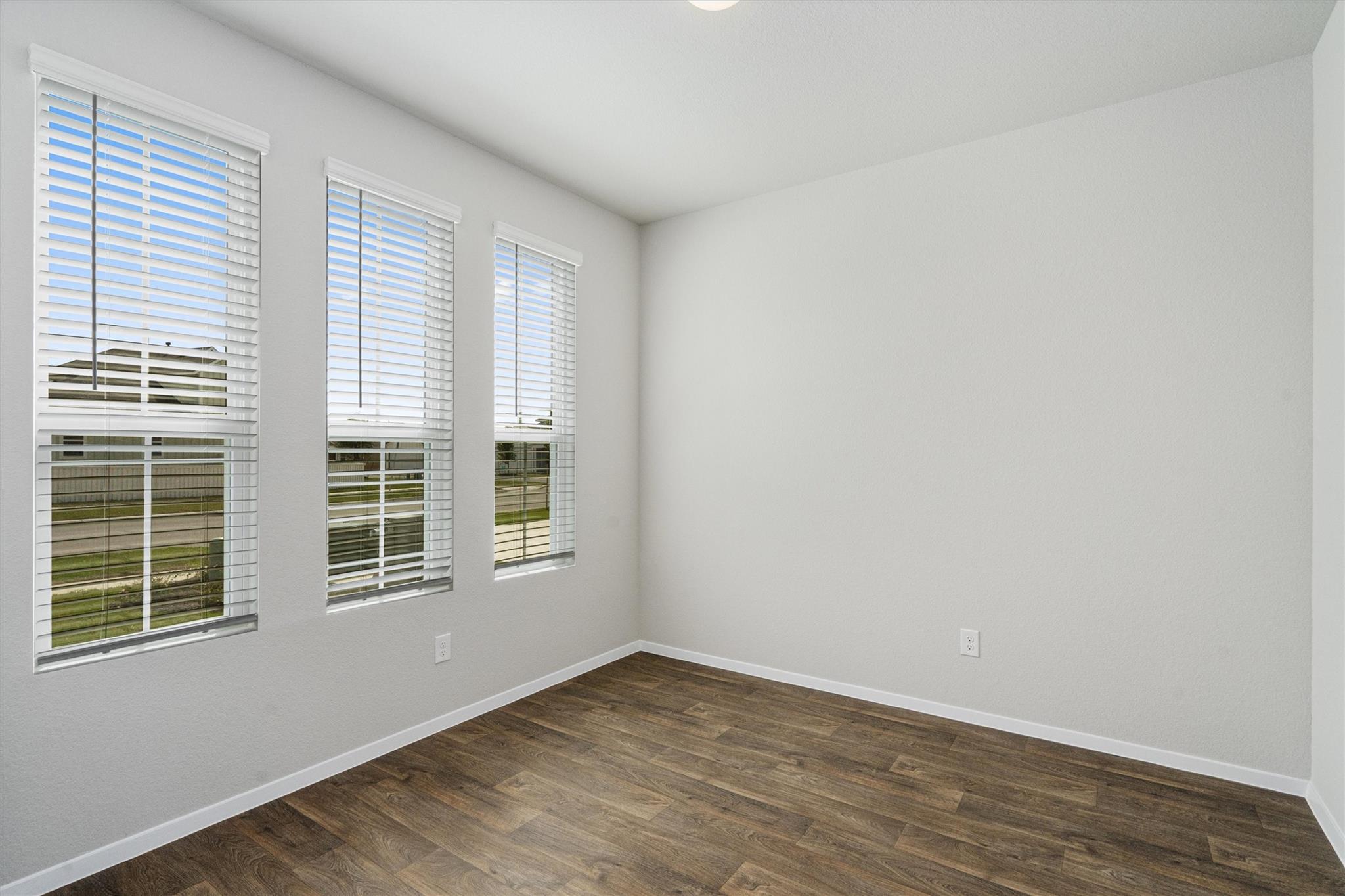 621 Running Creek Dr Property Photo 4
