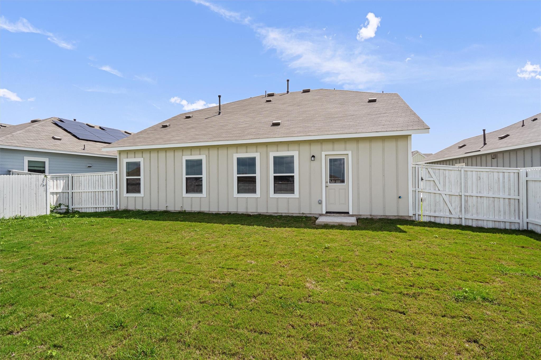 621 Running Creek Dr Property Photo 32