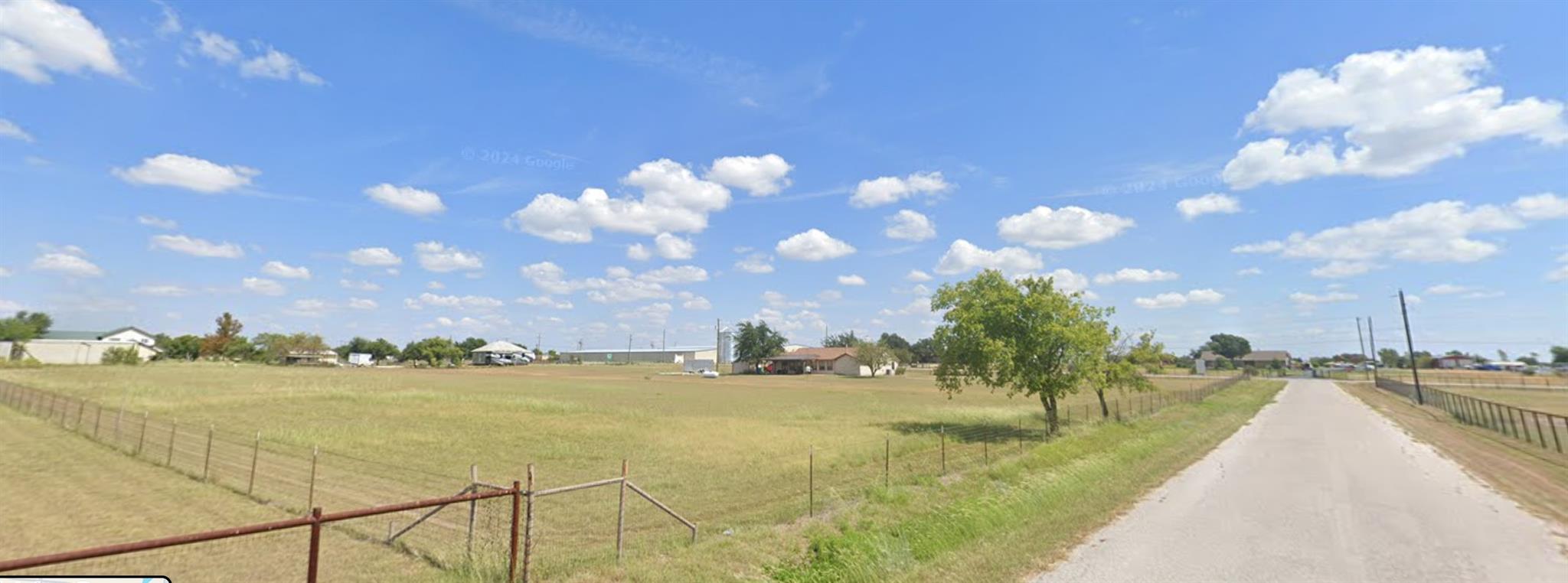 21404 Martin Ln Property Photo 5