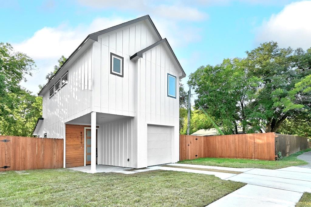 6210 Larch Ter #b Property Photo 2